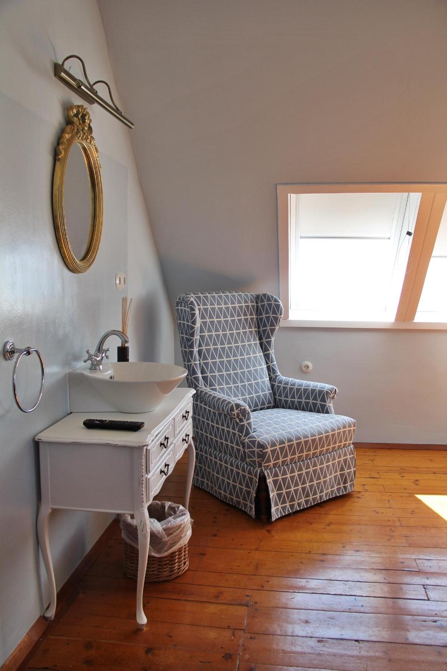Suite with Lake View