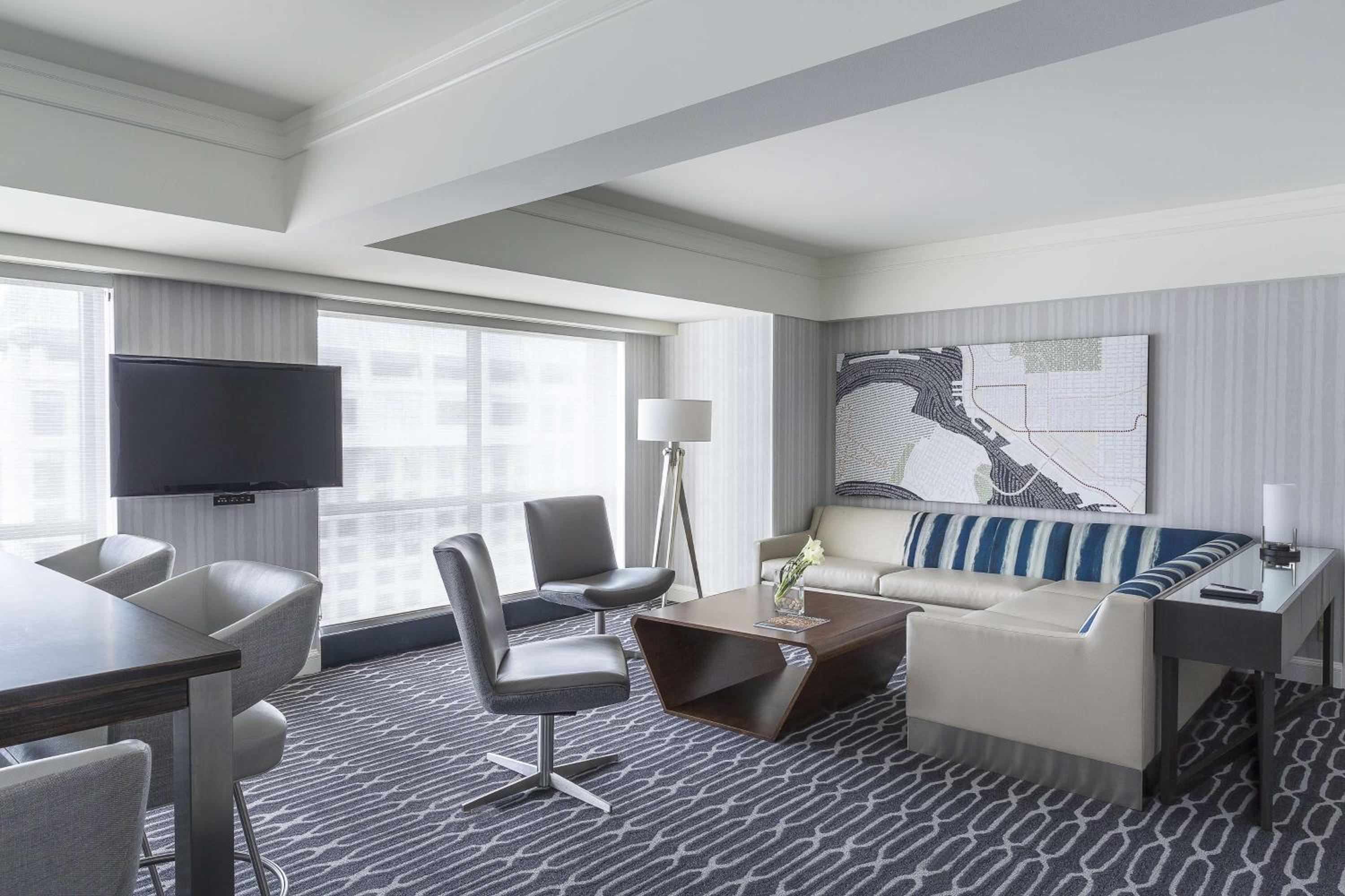 Signature King Suite