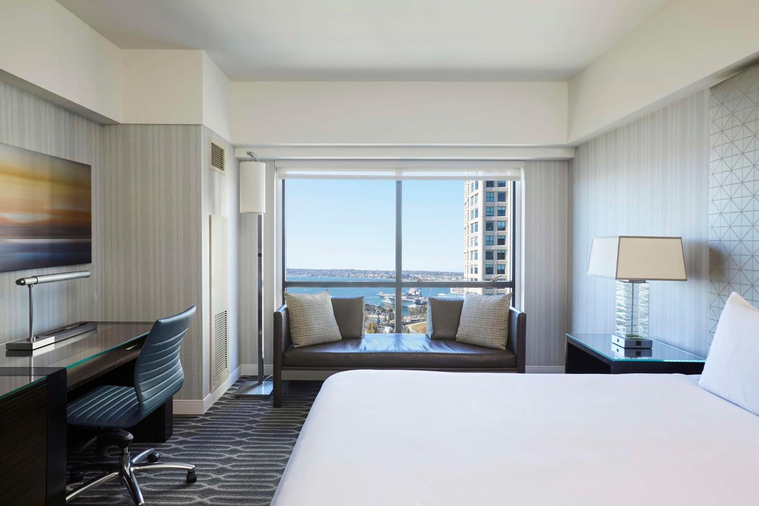 Signature King Suite