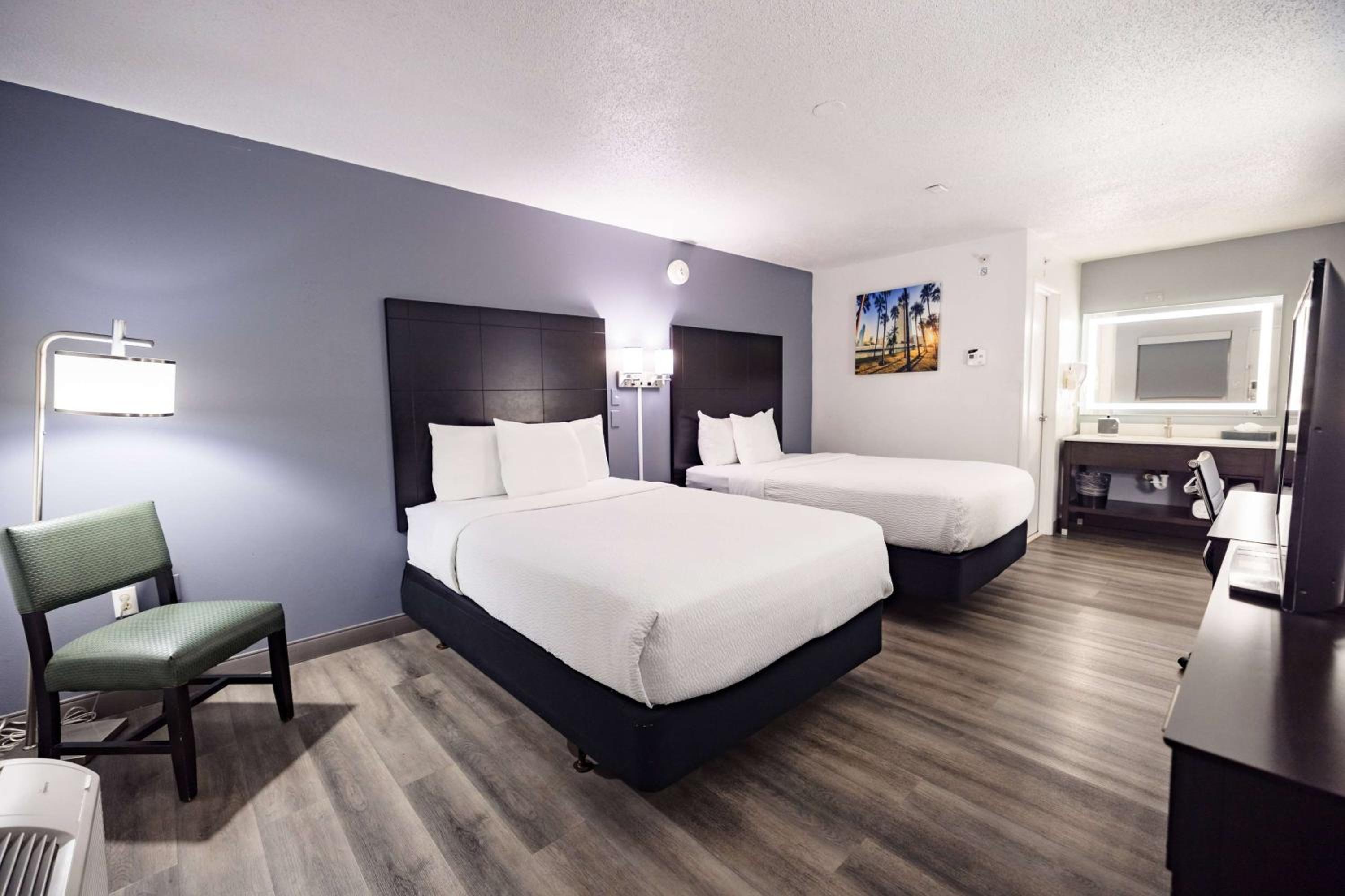 Double Room with Two Double Beds - Non-Smoking - Photo 1