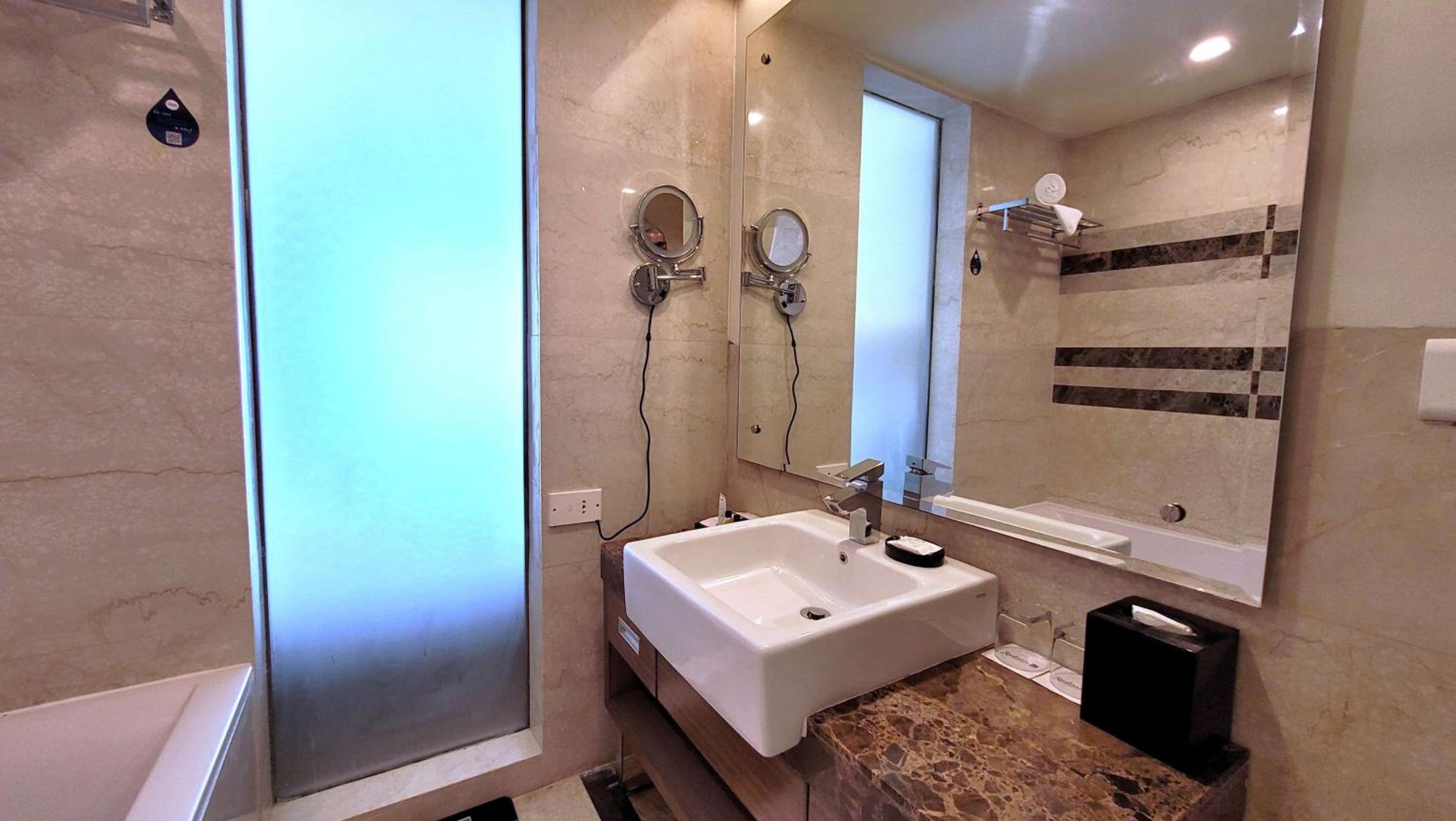 Junior Suite - Photo 11