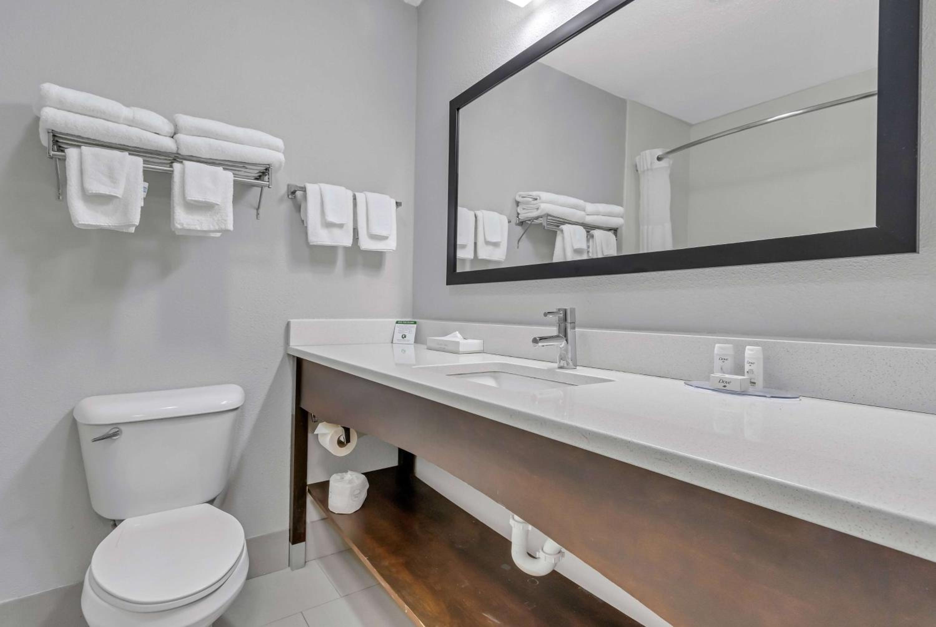 King Room - 1st Floor - Non-Smoking - Ground Floor - Photo 6