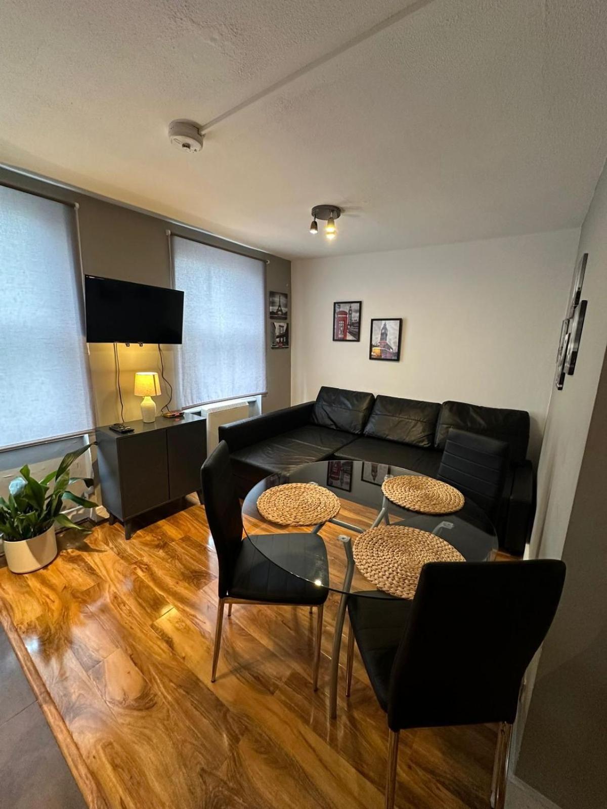 Two-Bedroom Apartment photo 2