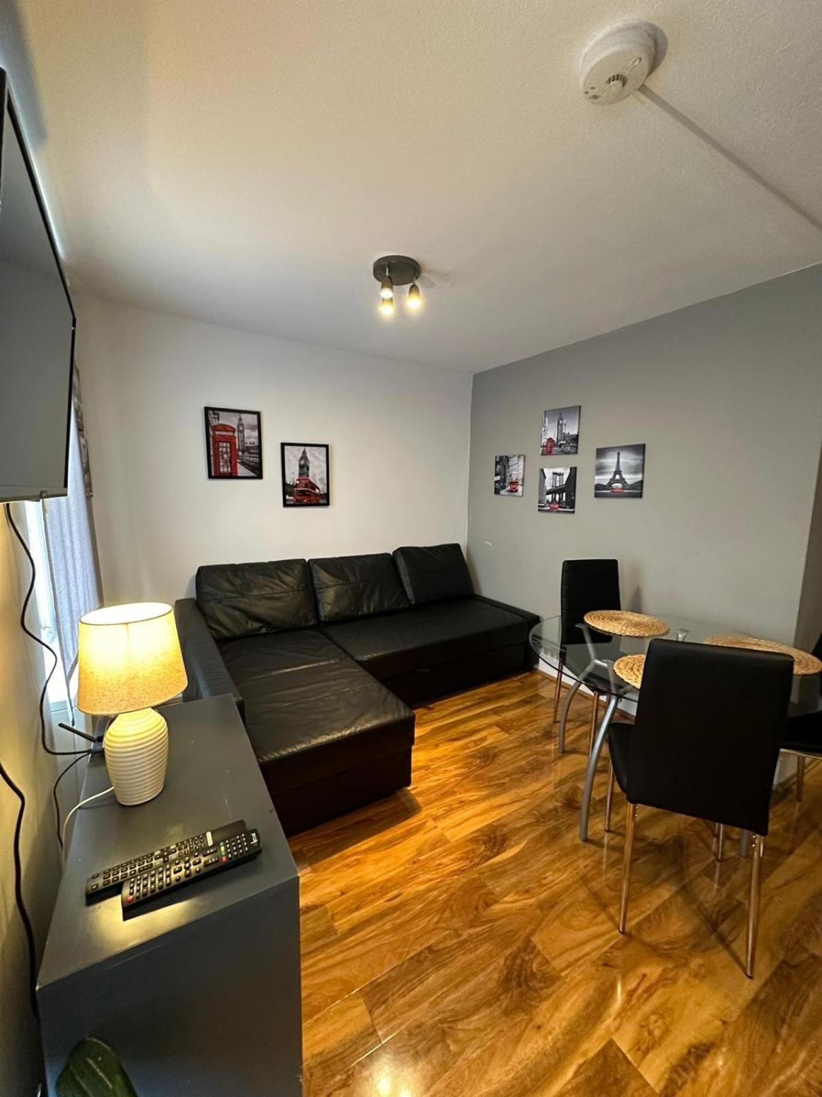 Two-Bedroom Apartment photo 3