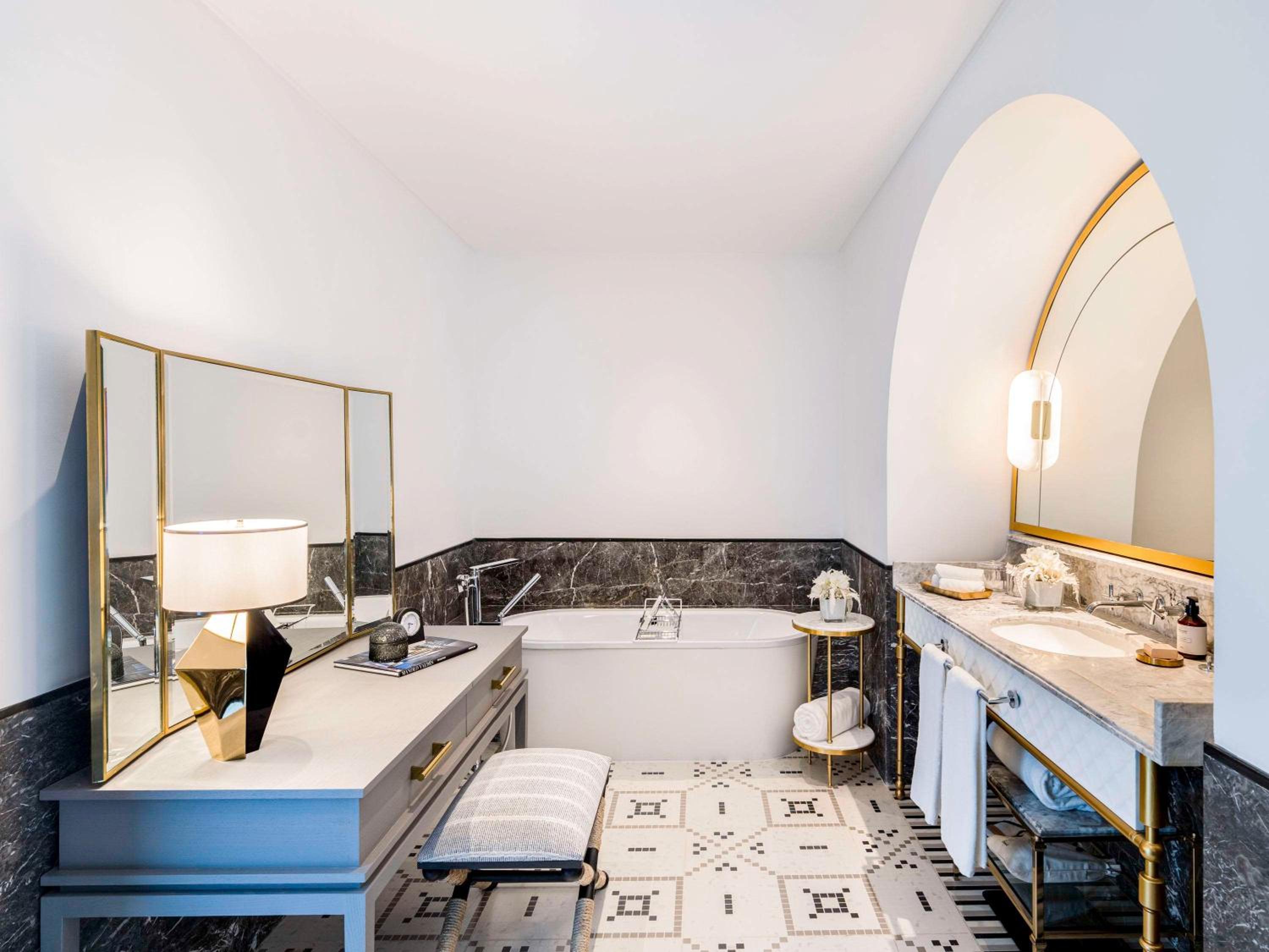 Fairmont Gold Suite - Photo 4