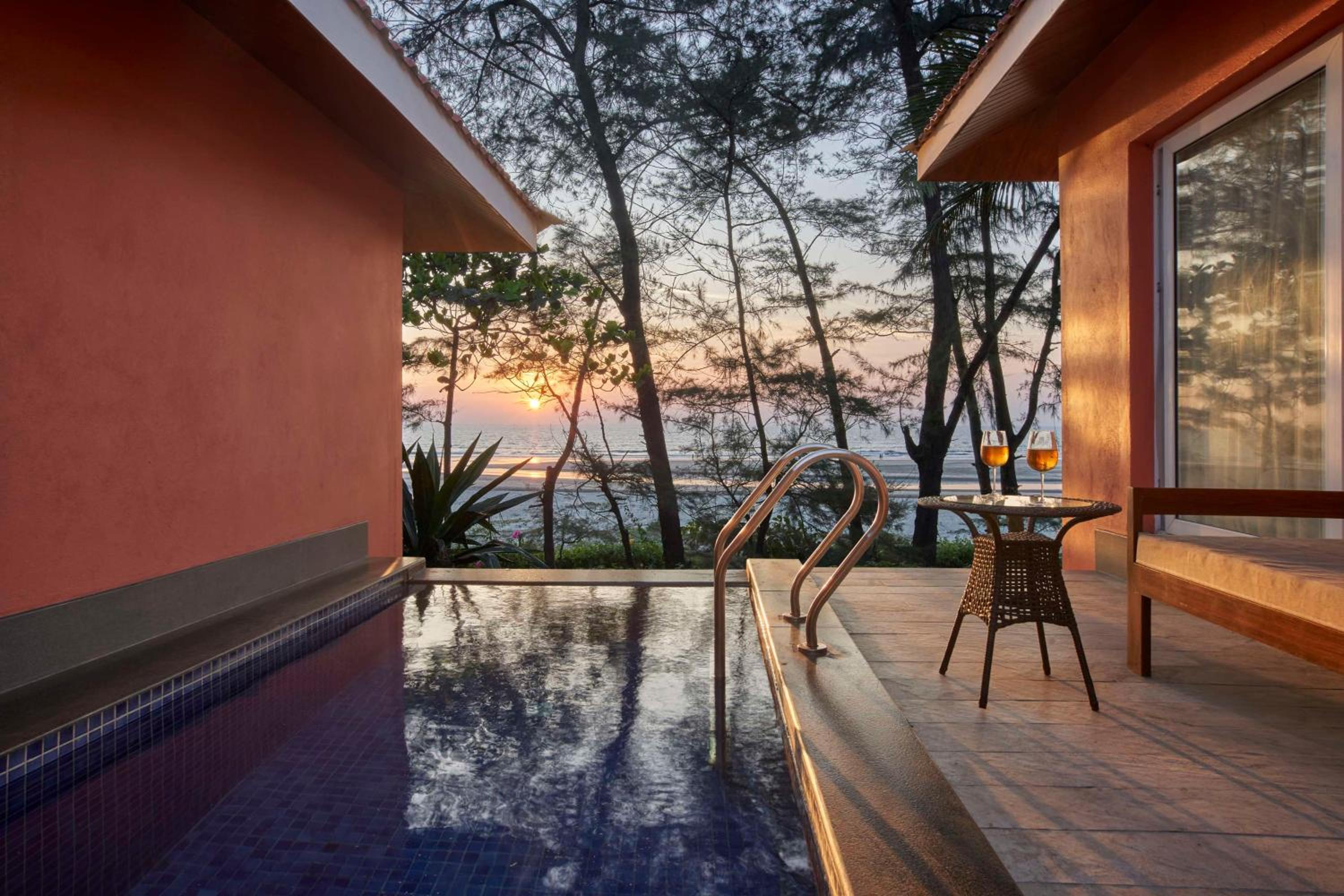 One-Bedroom Premium Suite with Plunge Pool - Beer on arrival, Happy Hours (6-8PM)