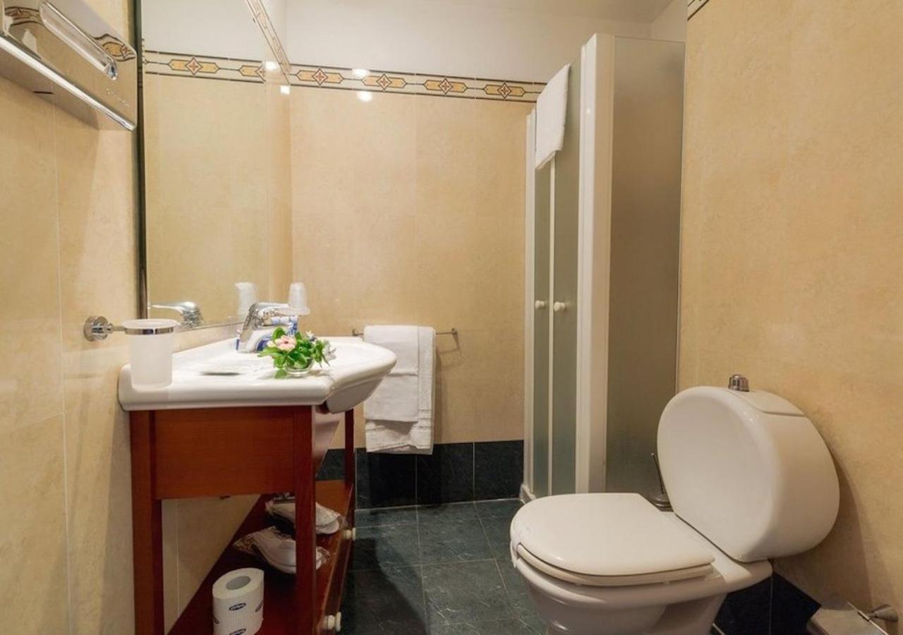 Classic Double or Twin Room - Photo 2