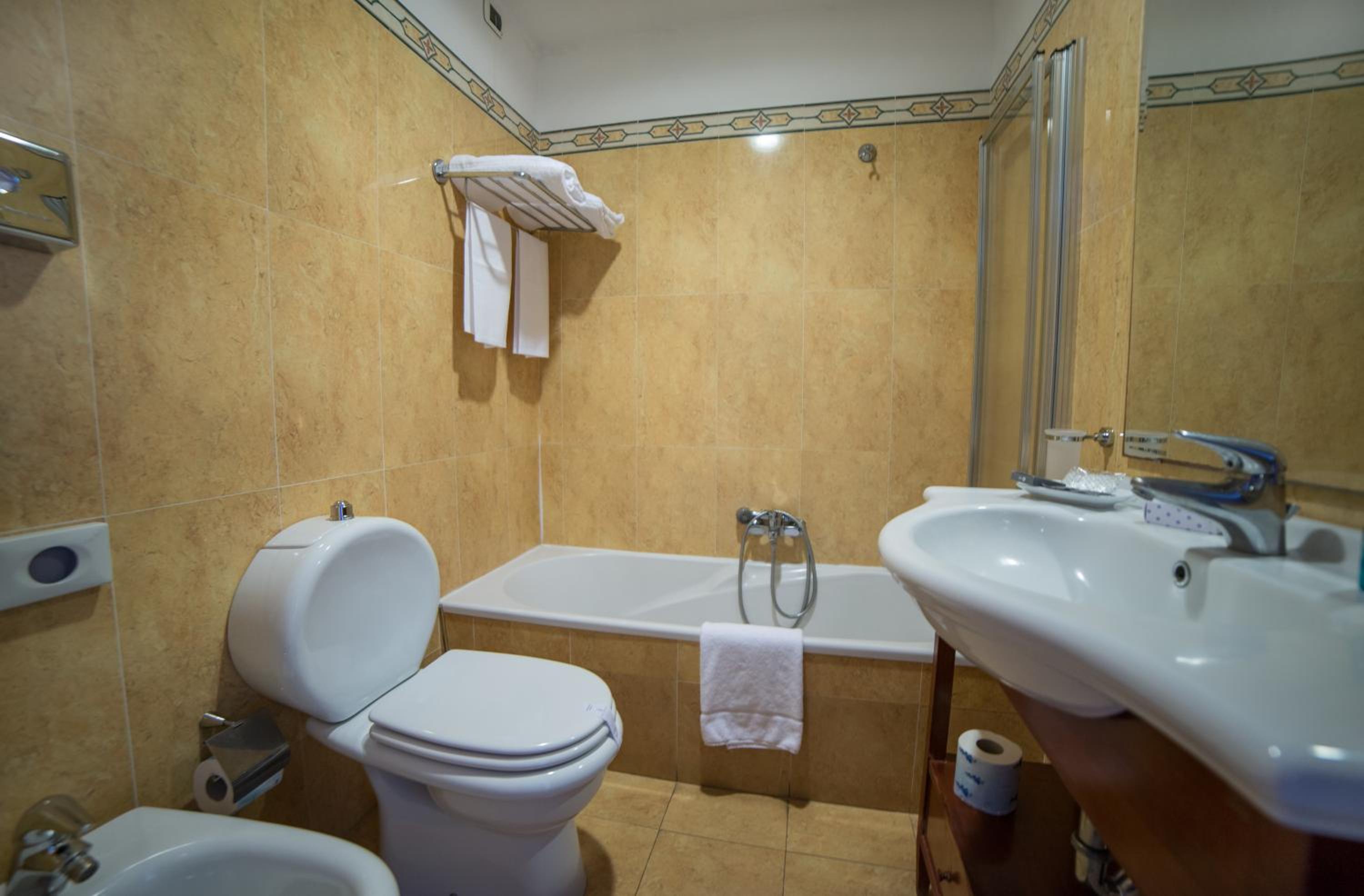 Deluxe Double or Twin Room with Sea View photo 2