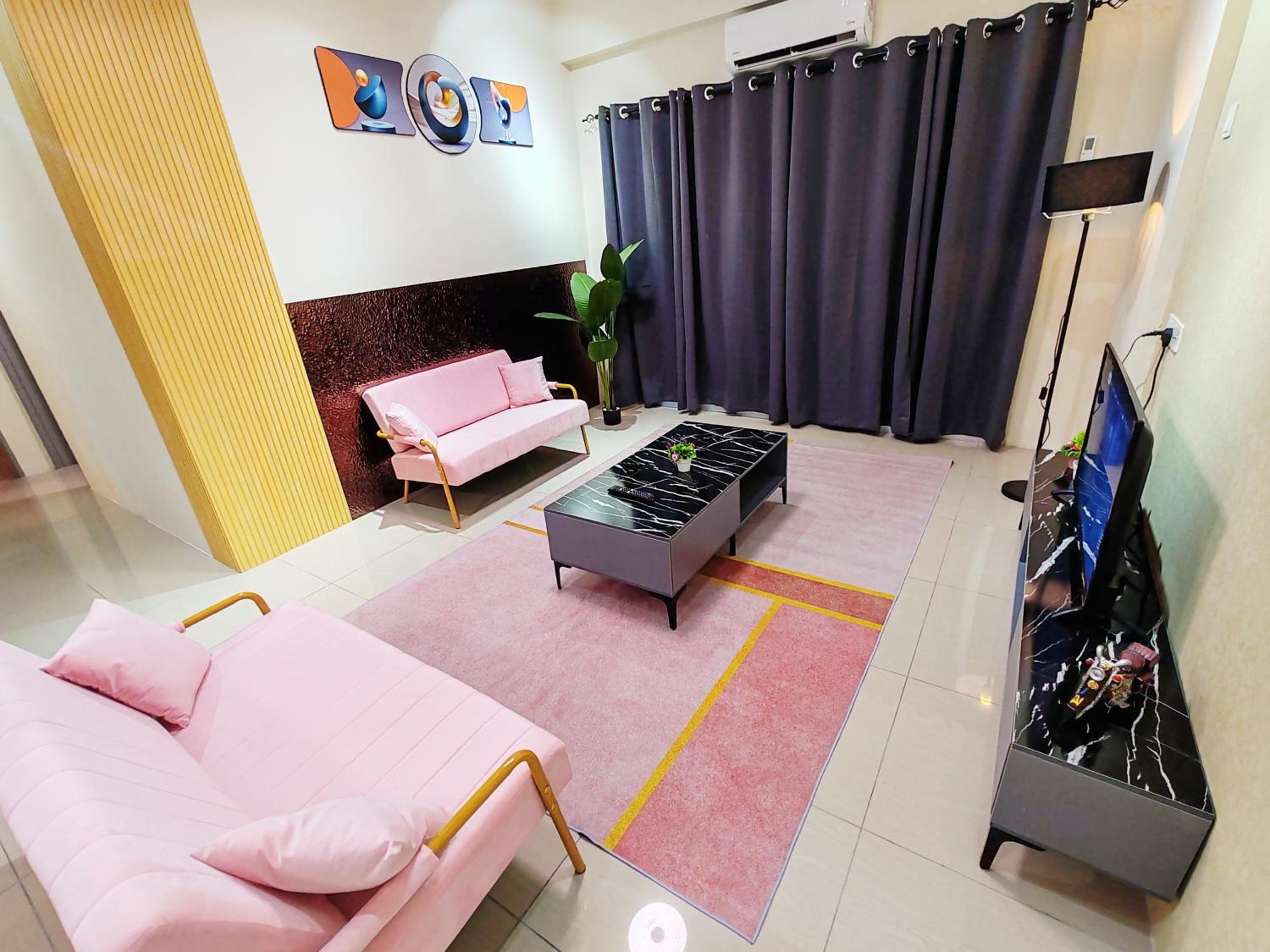 Three-Bedroom Apartment - Photo 20