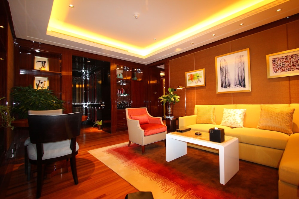 Deluxe Suite photo 2