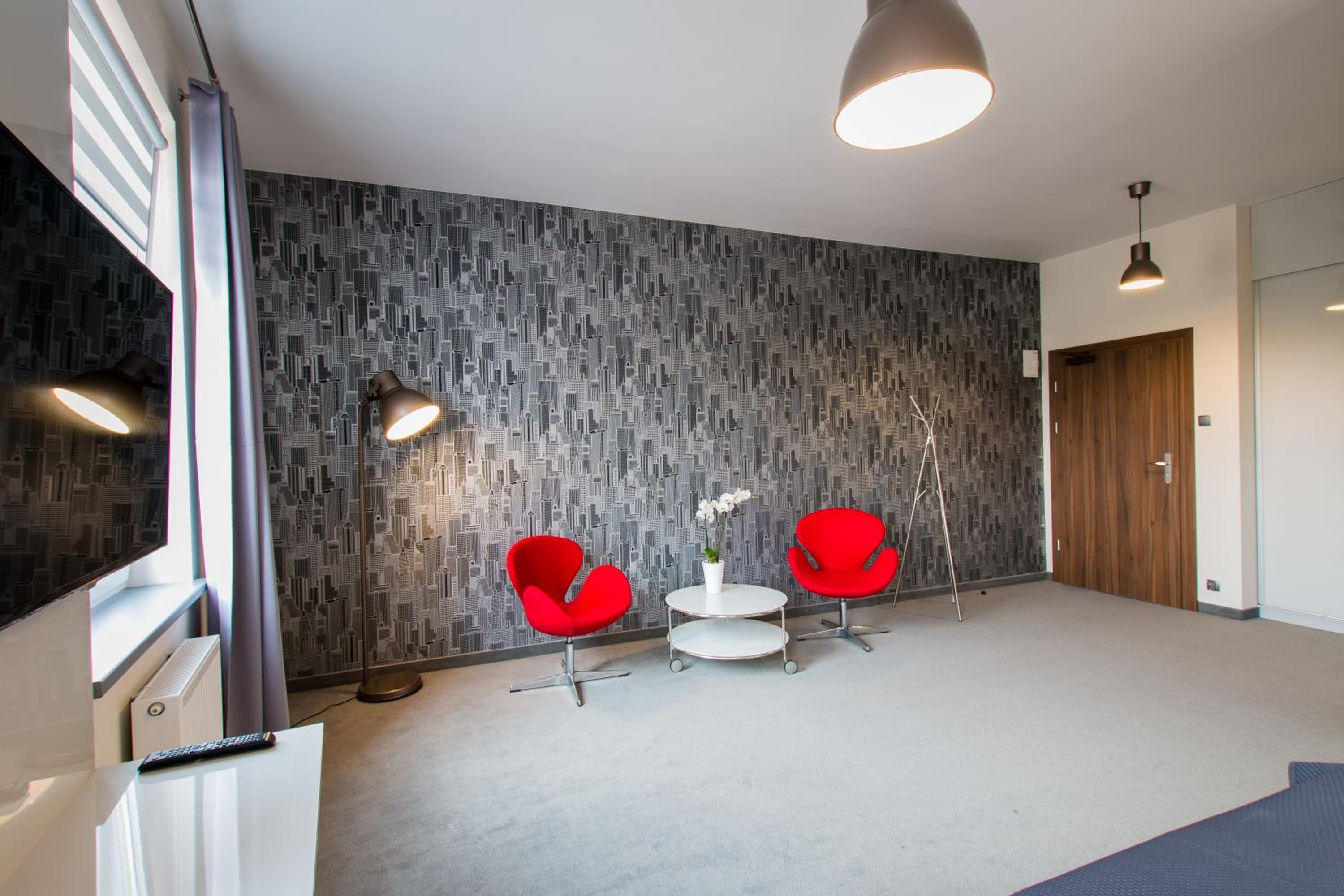 Deluxe Double Room with Bath - Photo 6