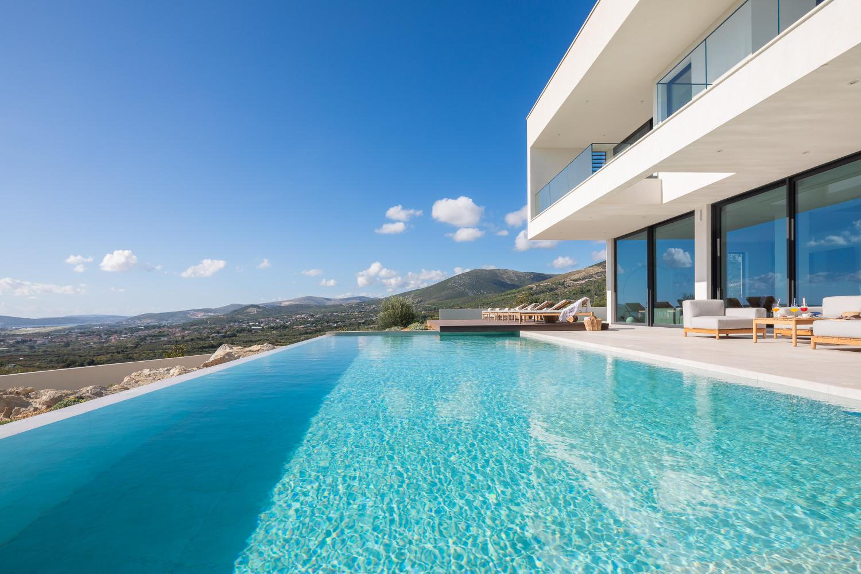 Villa photo 2
