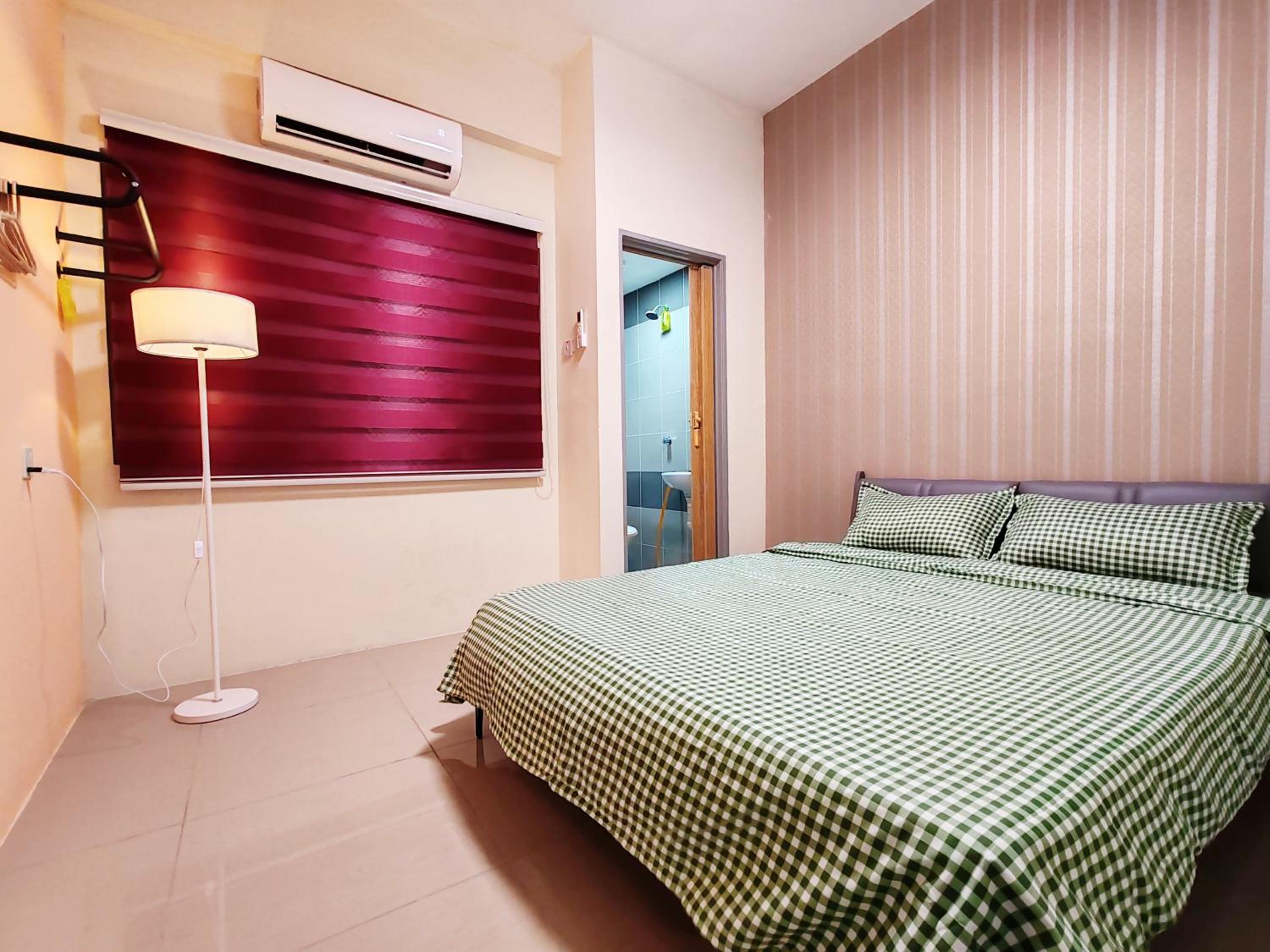 Three-Bedroom Apartment - Photo 118