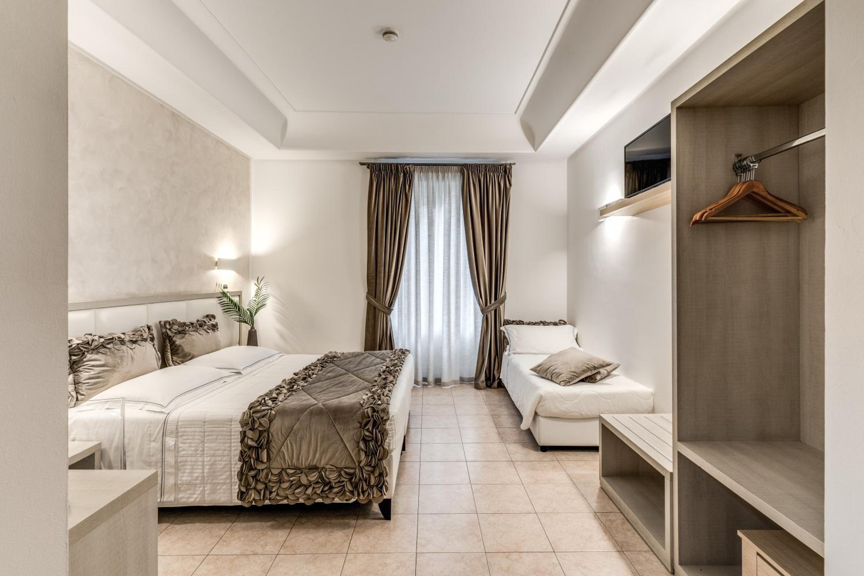 Triple Room - Photo 2