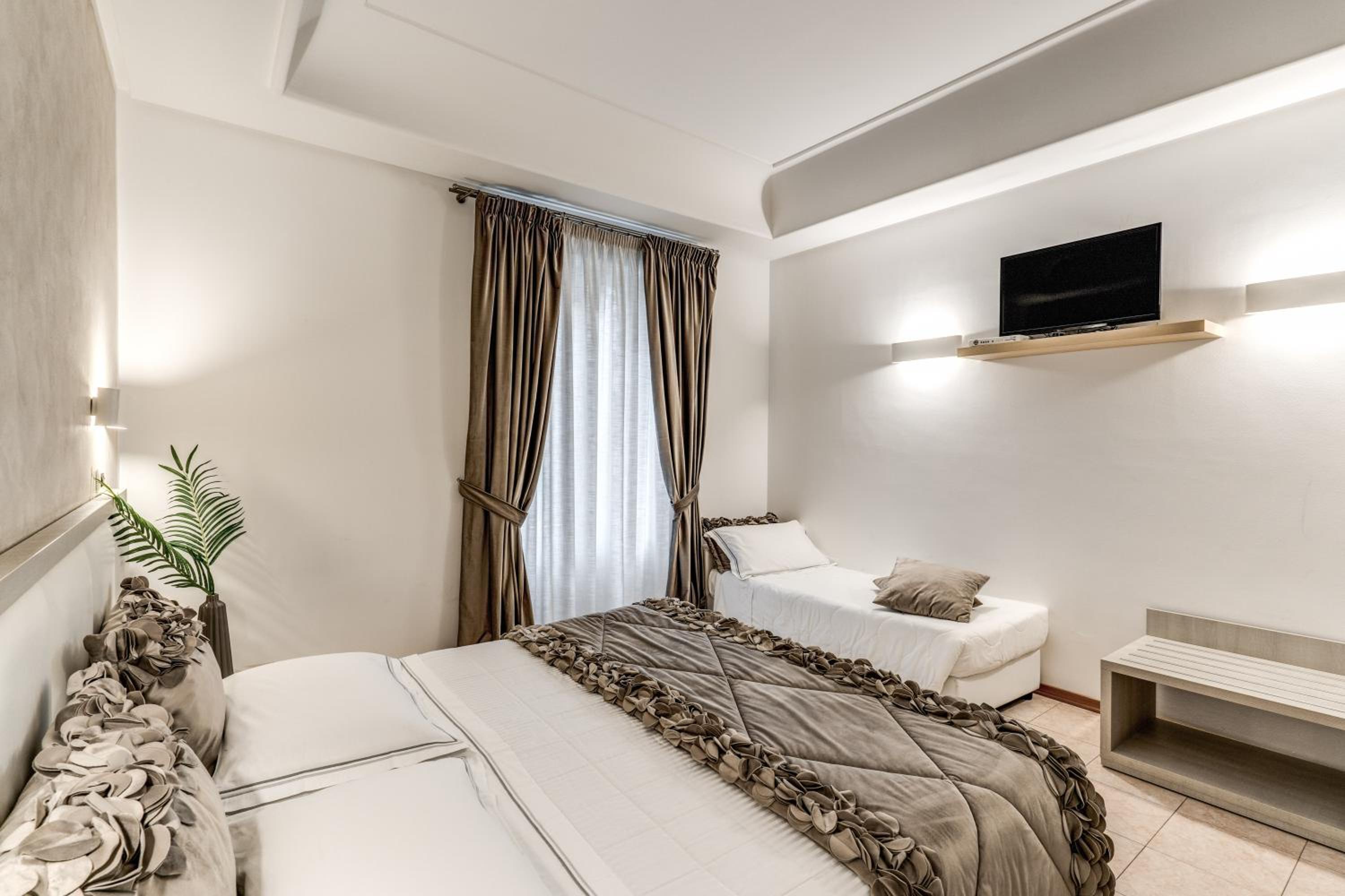 Triple Room - Photo 1