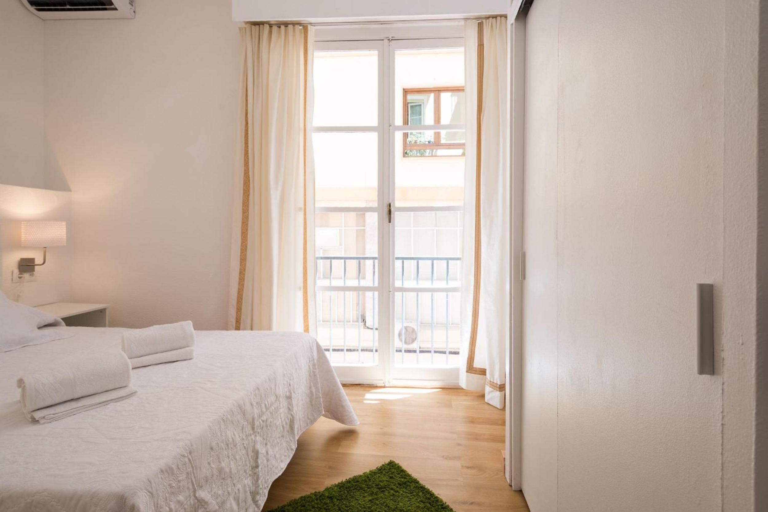 Apartamento con Balcón