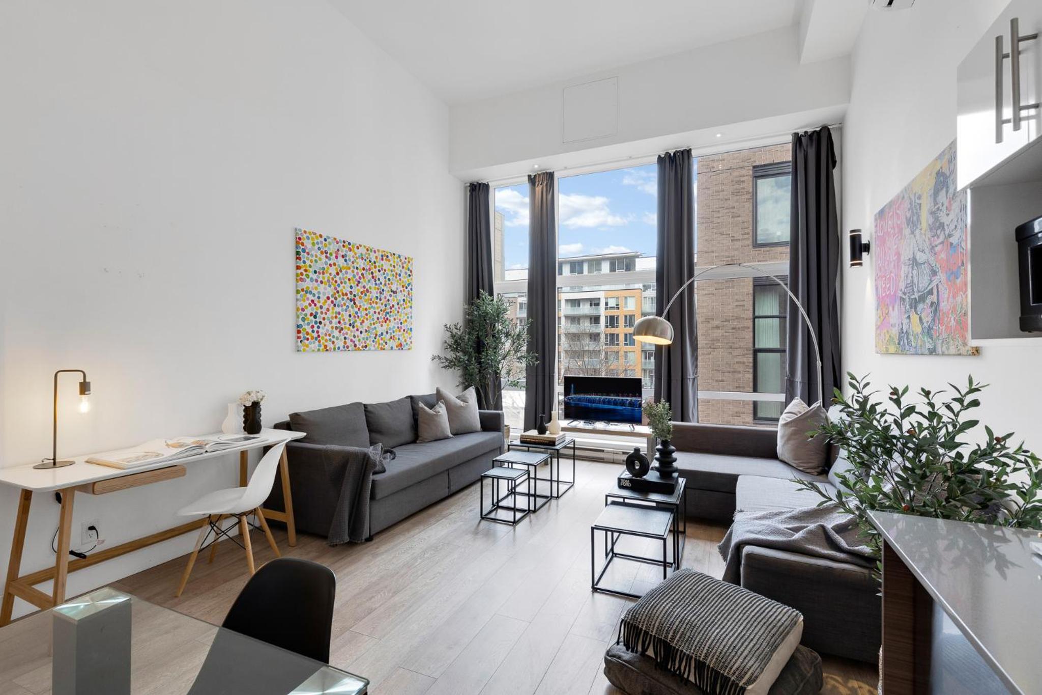 Deluxe One-Bedroom Apartment with City View