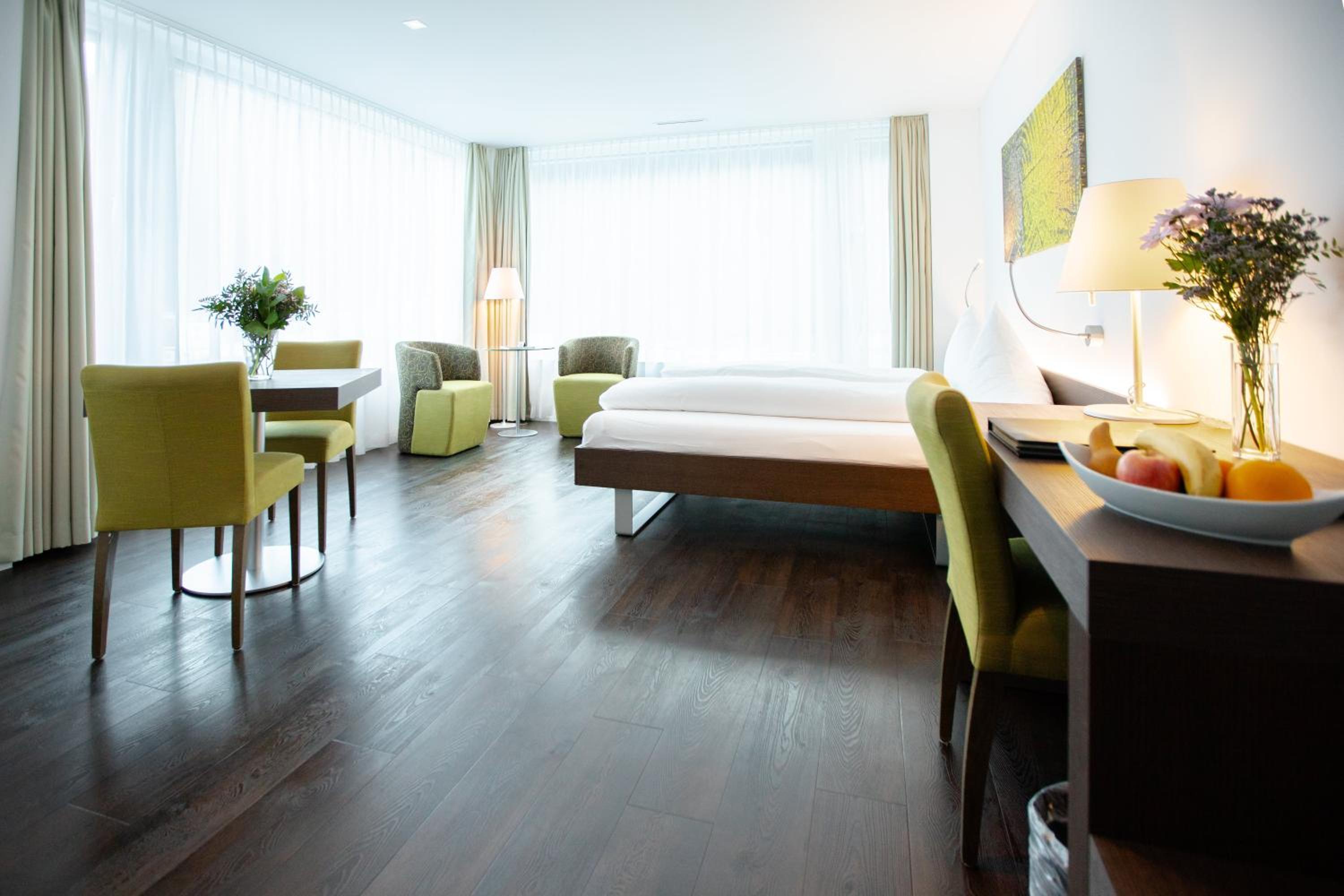 Deluxe Room Twin Beds