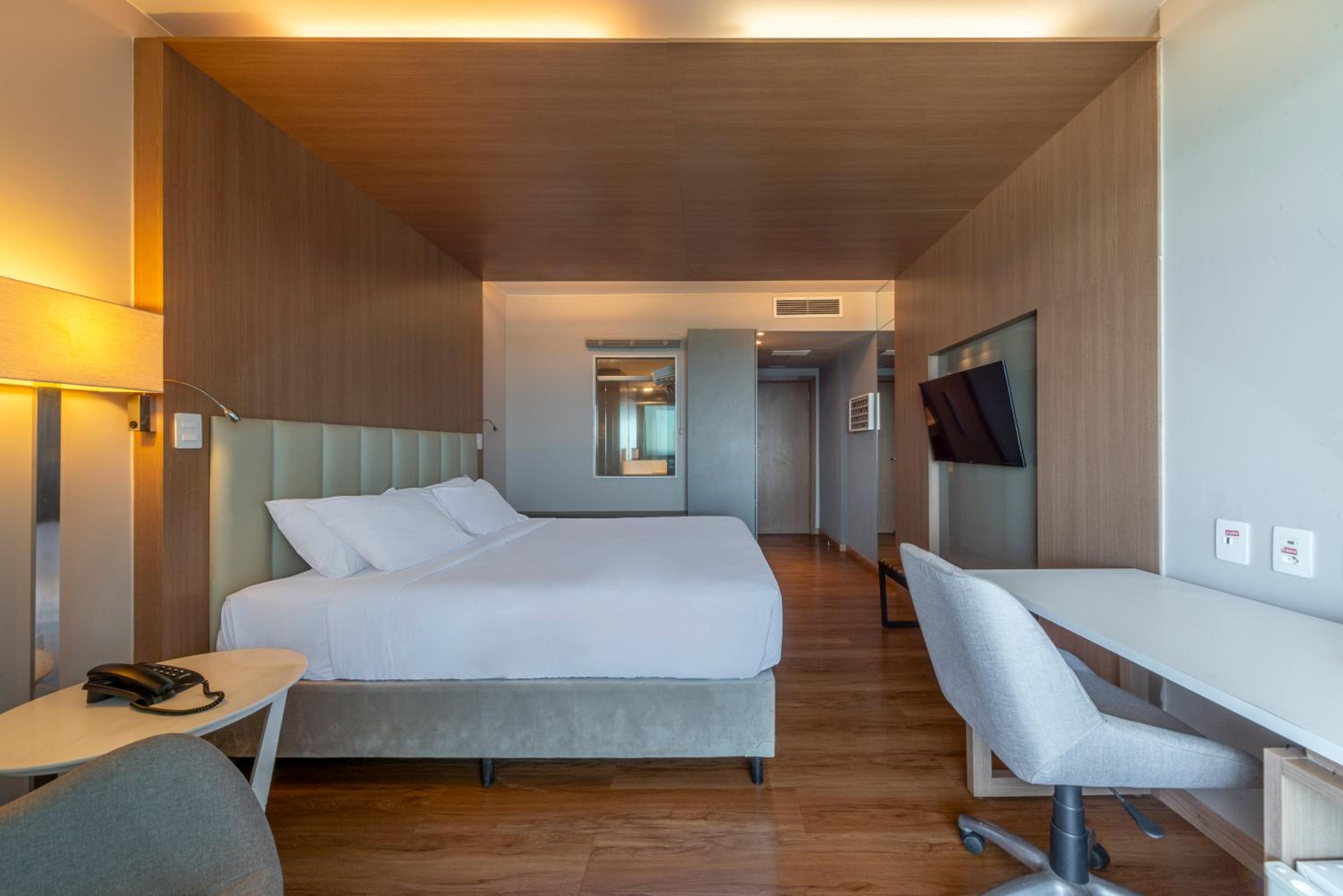 Luxury Double Room with Sea View thumbnail 5