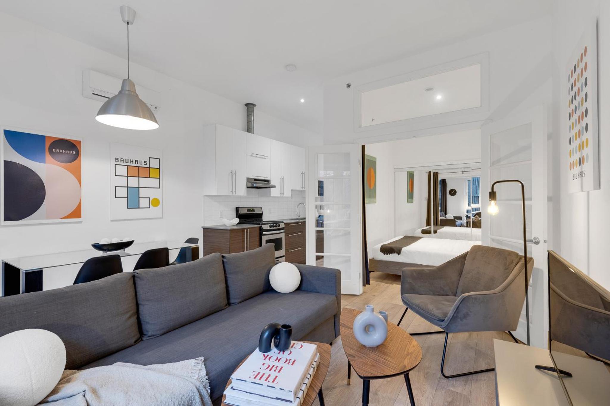 Superior One-Bedroom Apartment
