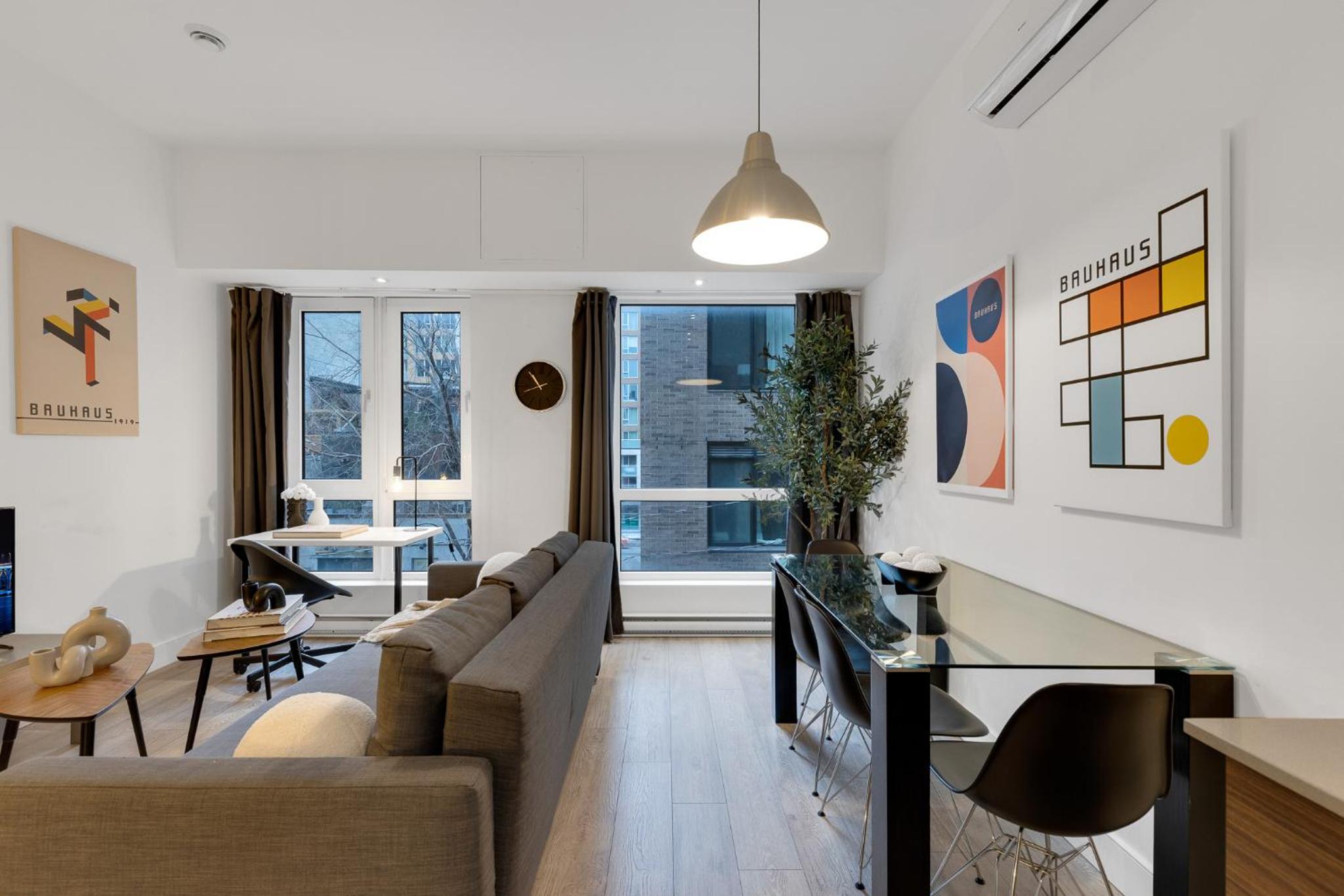 Superior One-Bedroom Apartment