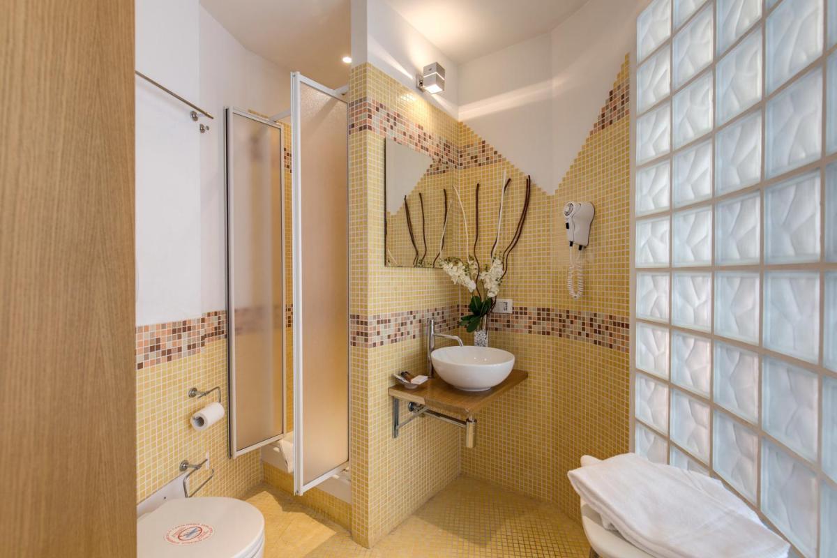 Junior Suite (3 Adults) photo 1