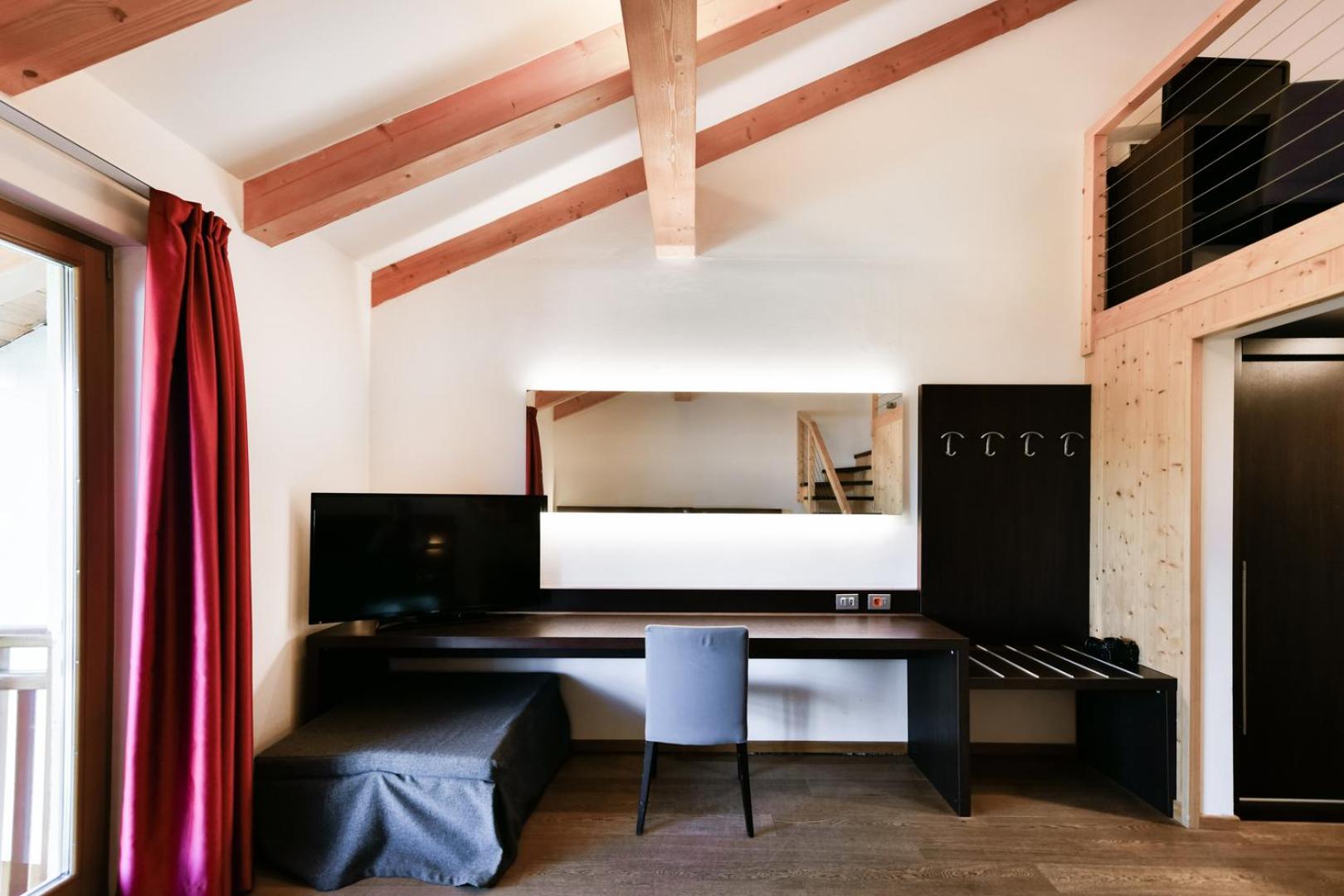 Suite - Split Level - Photo 1