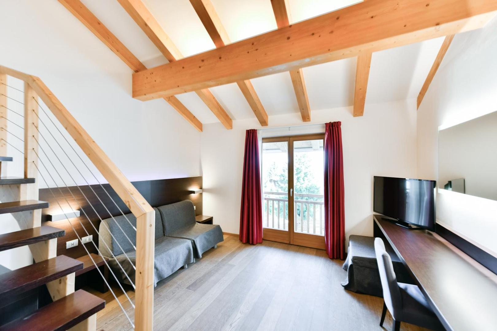 Suite - Split Level - Photo 4