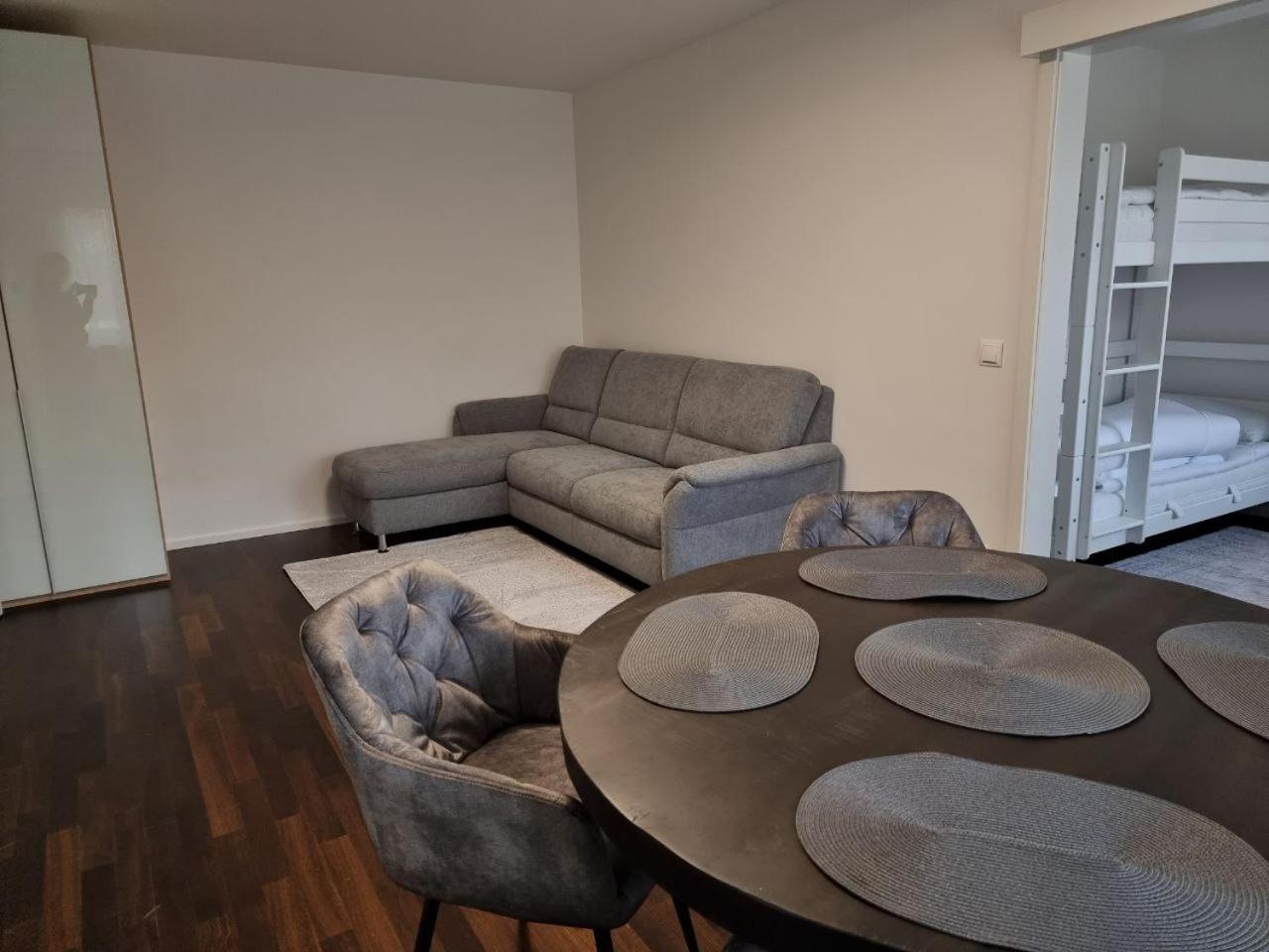 One-Bedroom Apartment photo 1