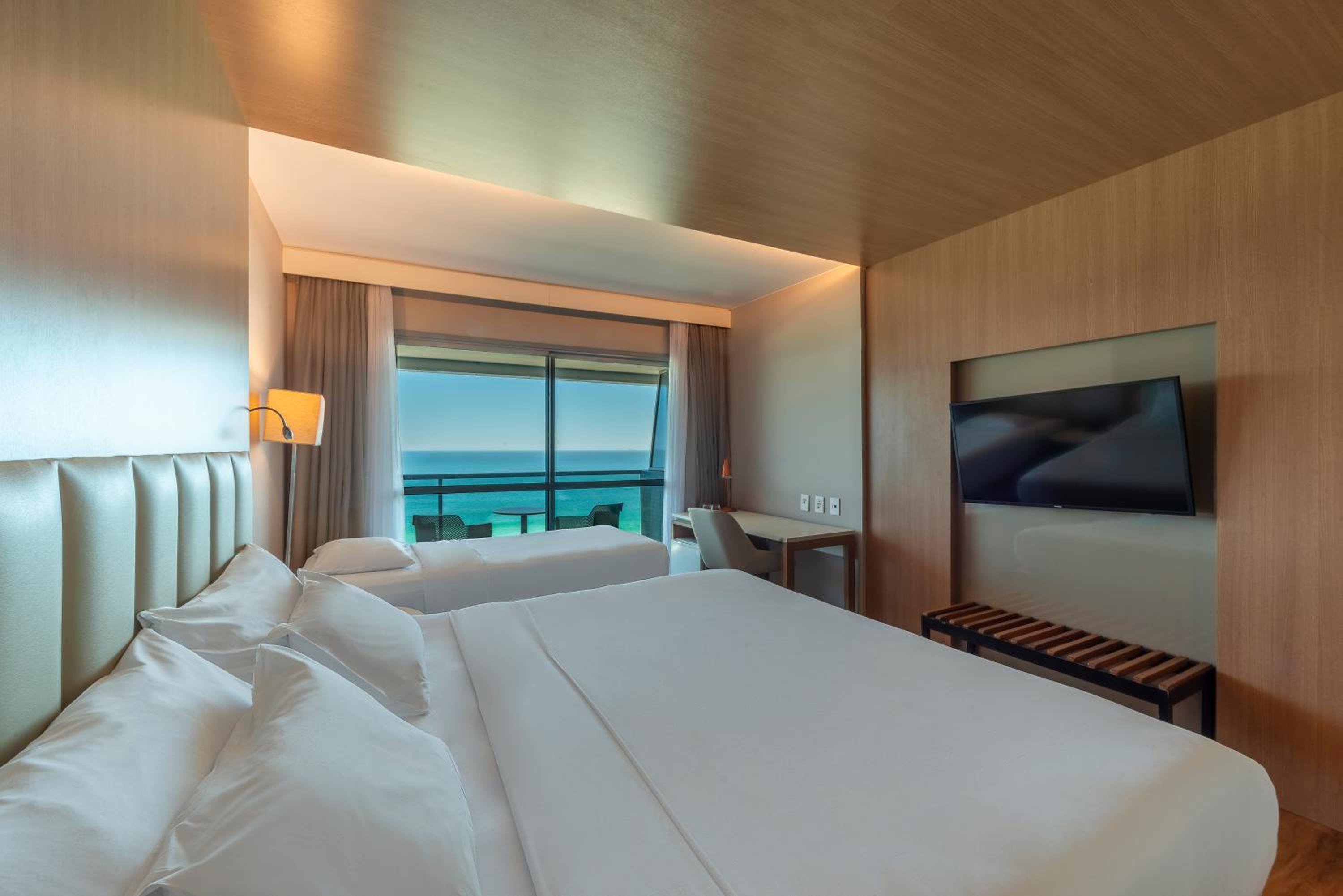 Luxury Triple Room with Sea View thumbnail 6