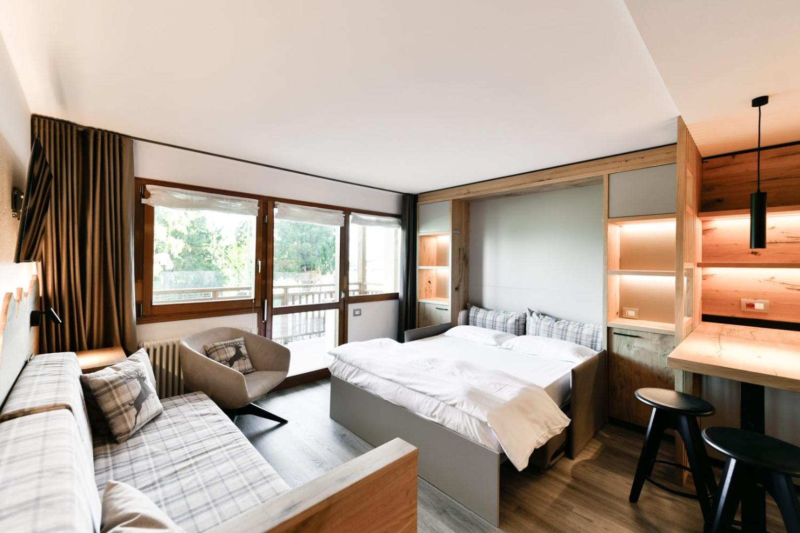 Suite with Balcony - Photo 2