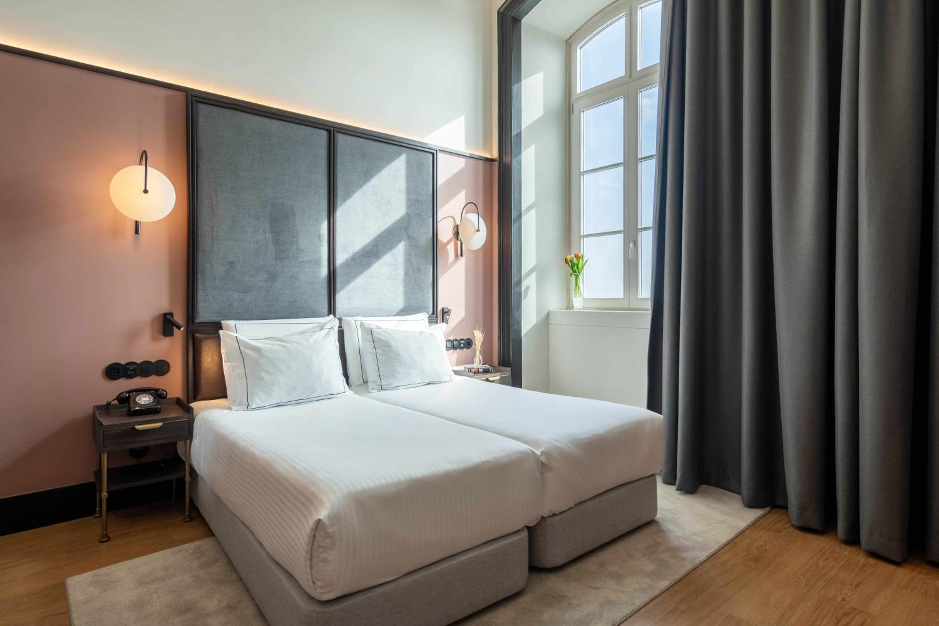 Superior Twin Room with River View