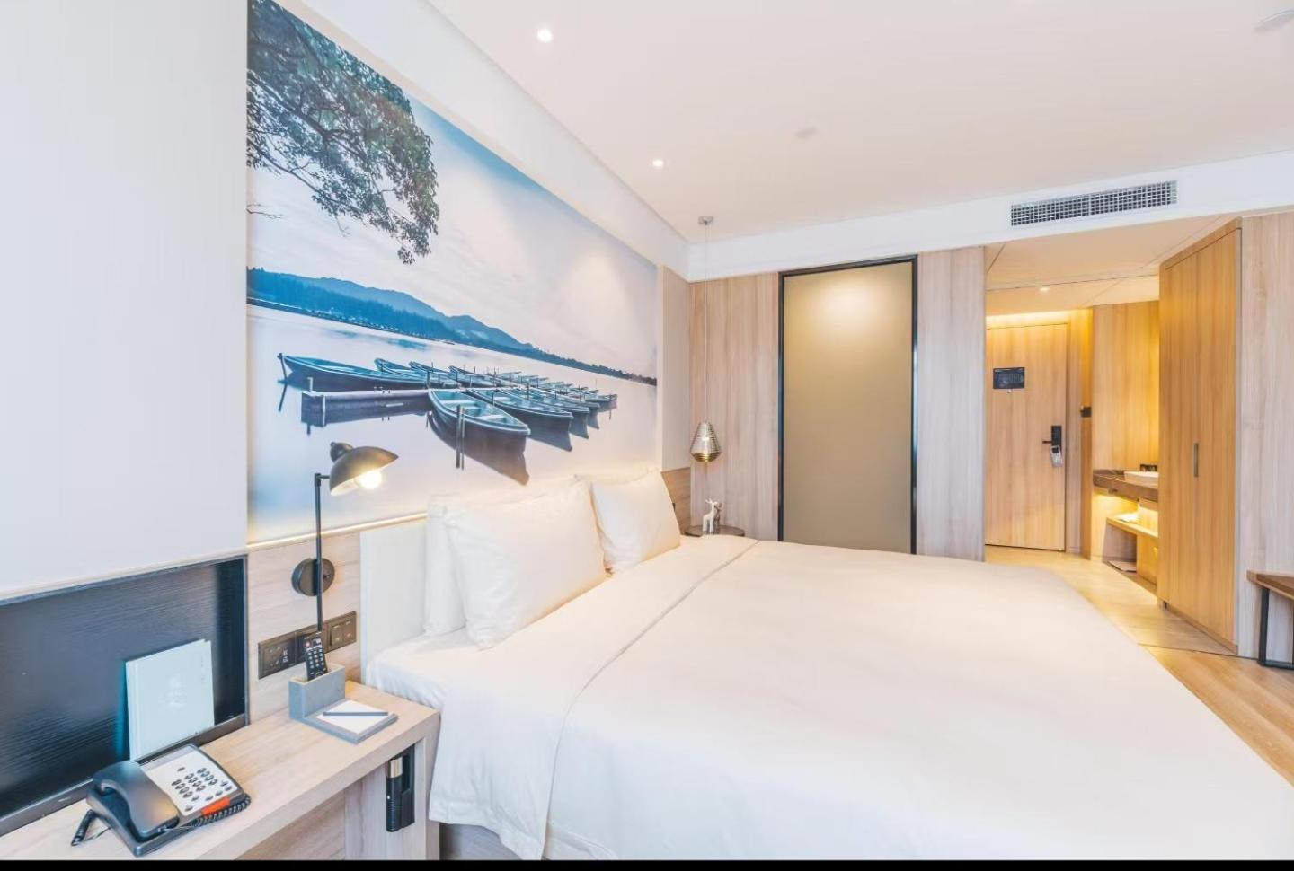 Elegant Double Room photo 3