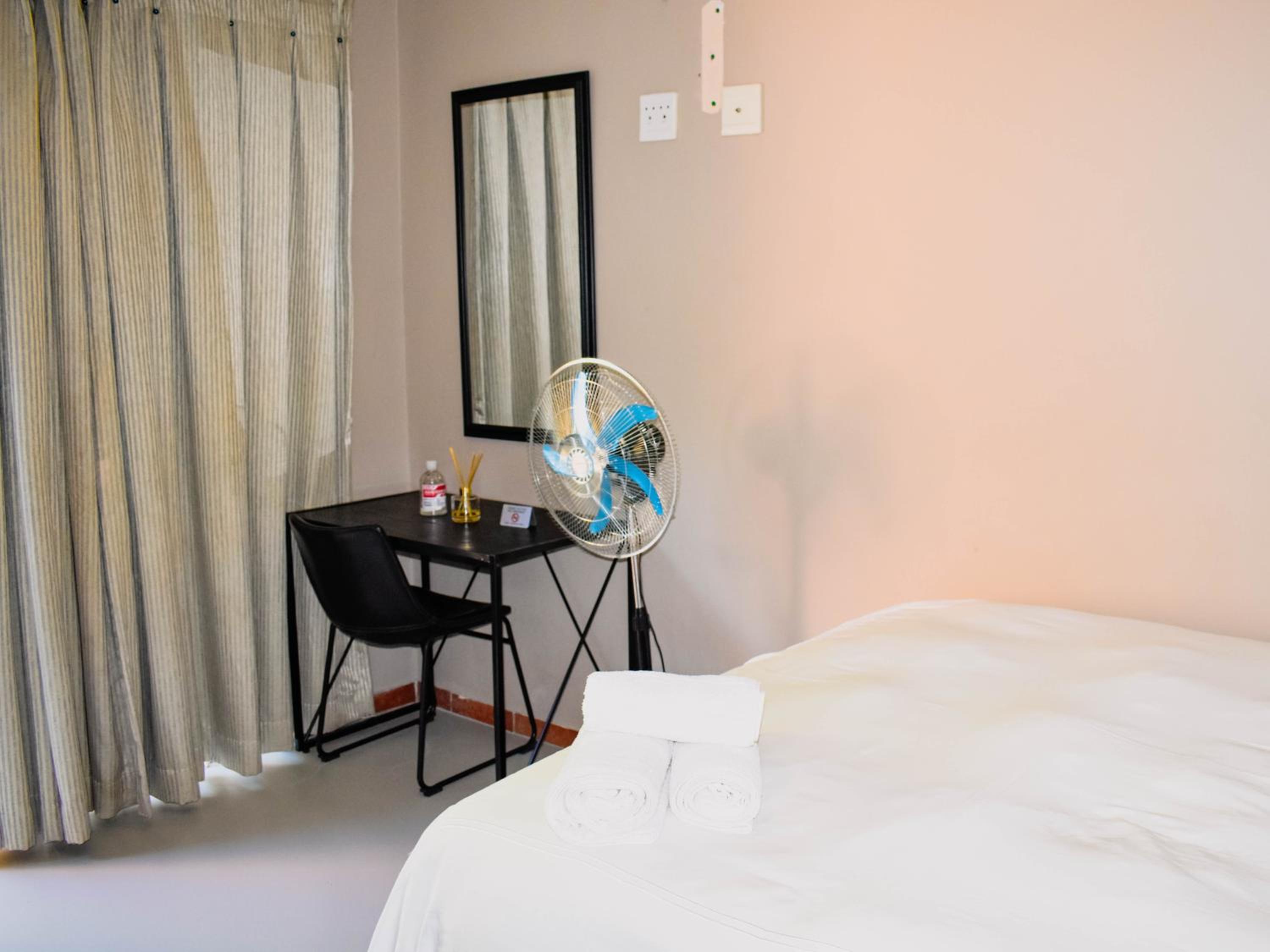 Deluxe Double Room with Garden View photo 2