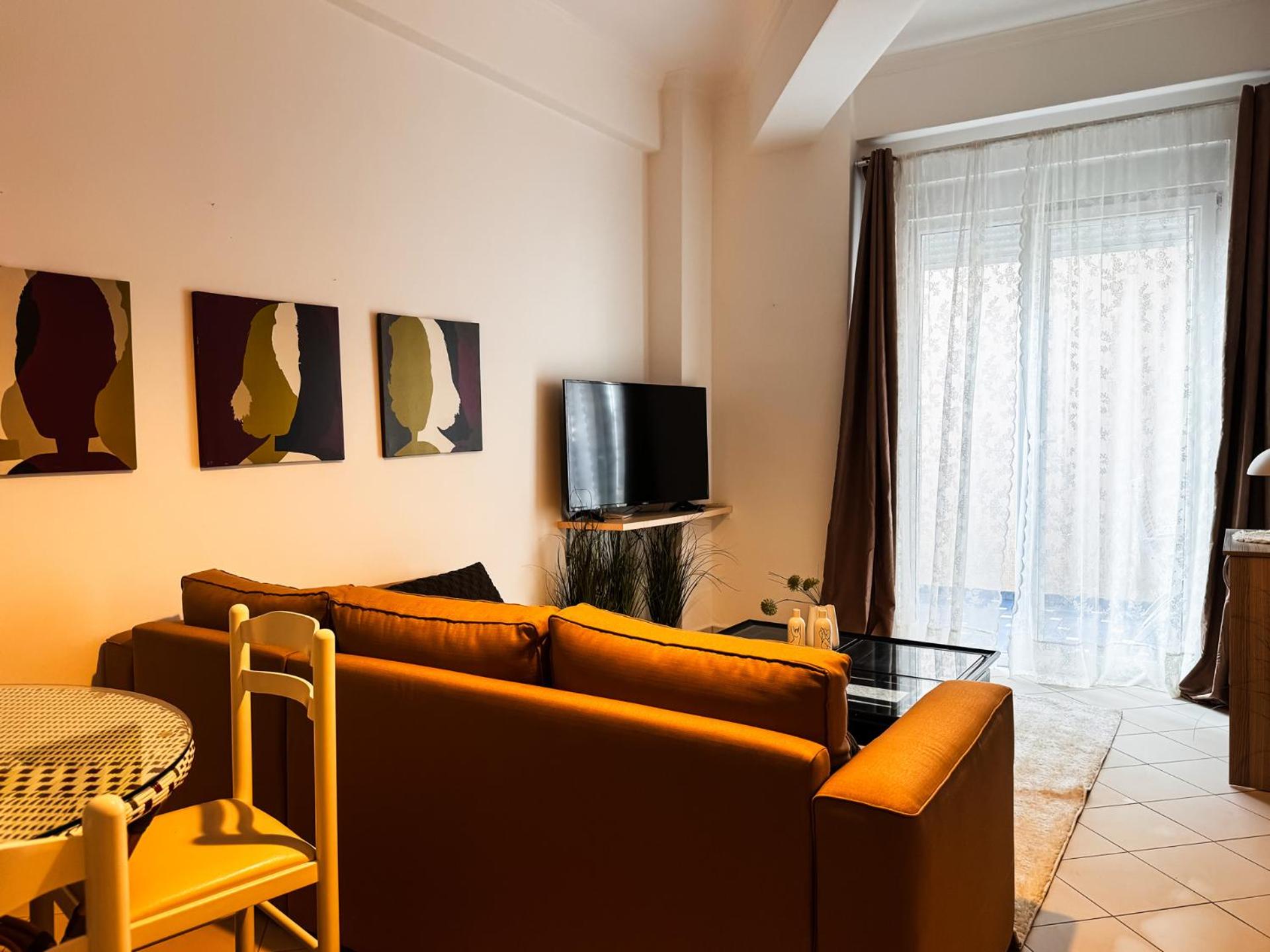 One-Bedroom Apartment