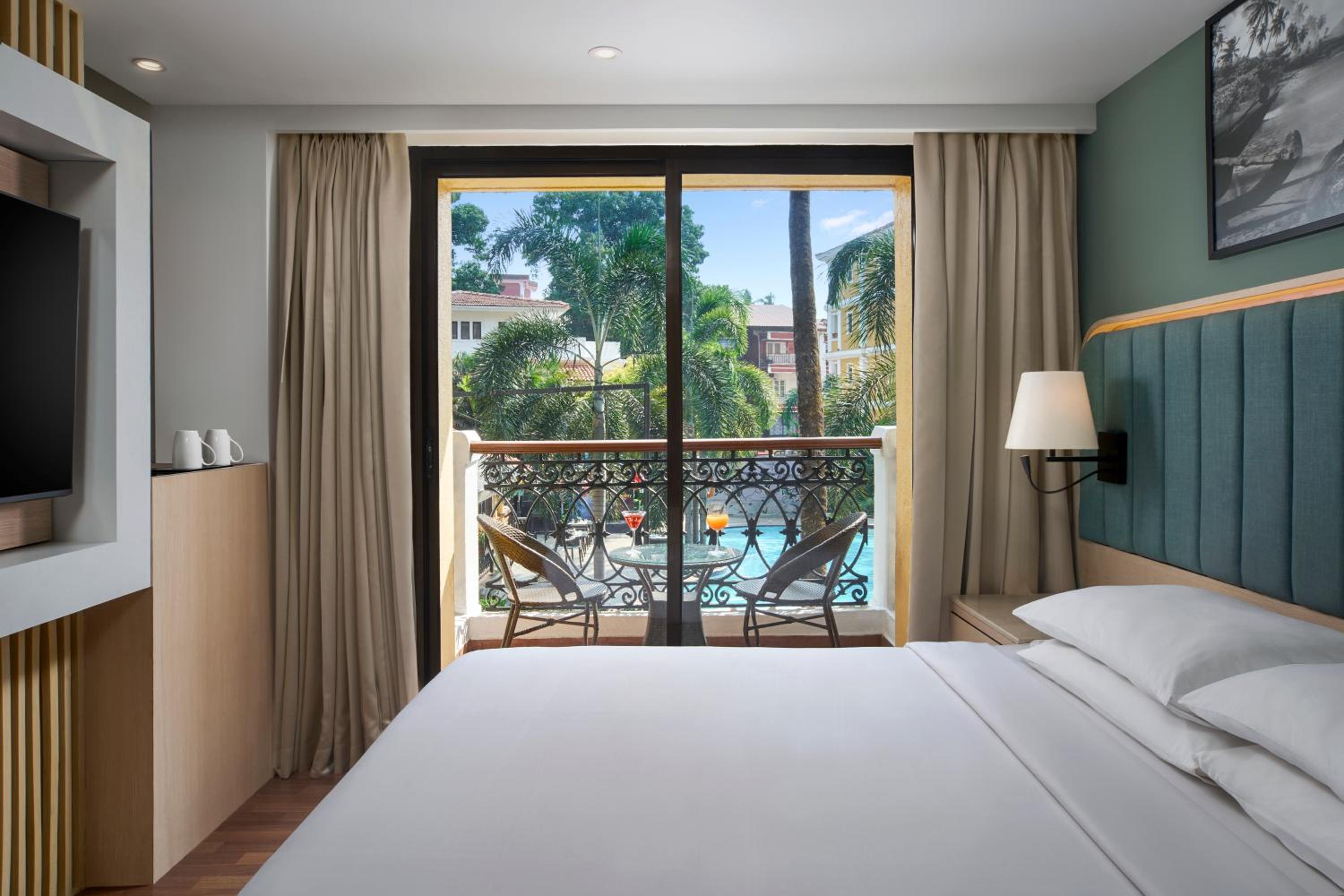 Junior Suite with Pool View - 10% Discount on Food & Beverages and Laundry - Welcome Drink on Arrival - Photo 6