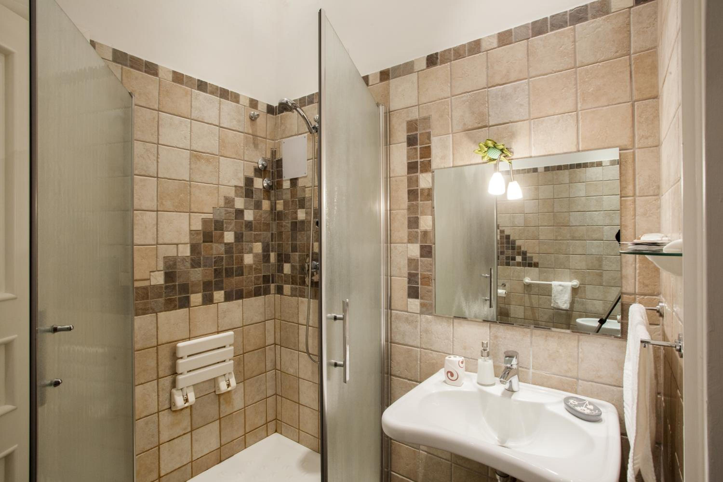 Superior Double Room - Photo 17