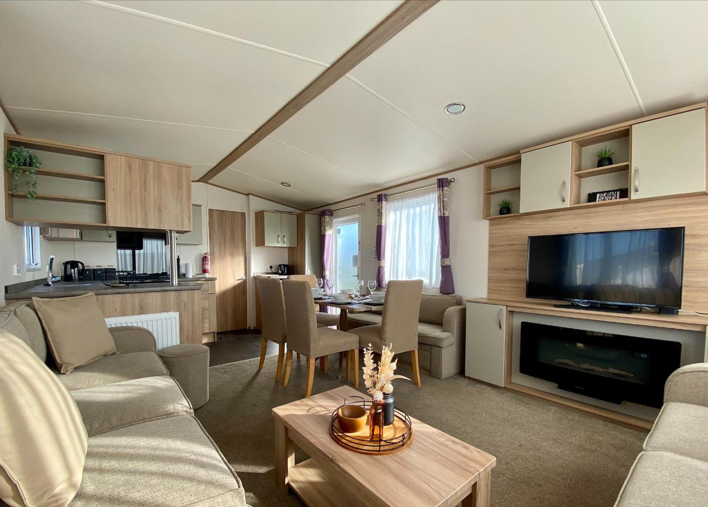 Three-Bedroom House photo 3