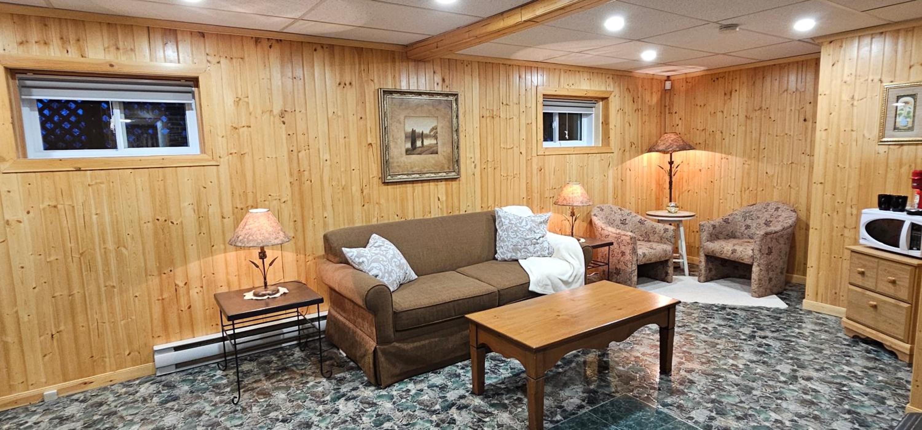 Queen Suite photo 3