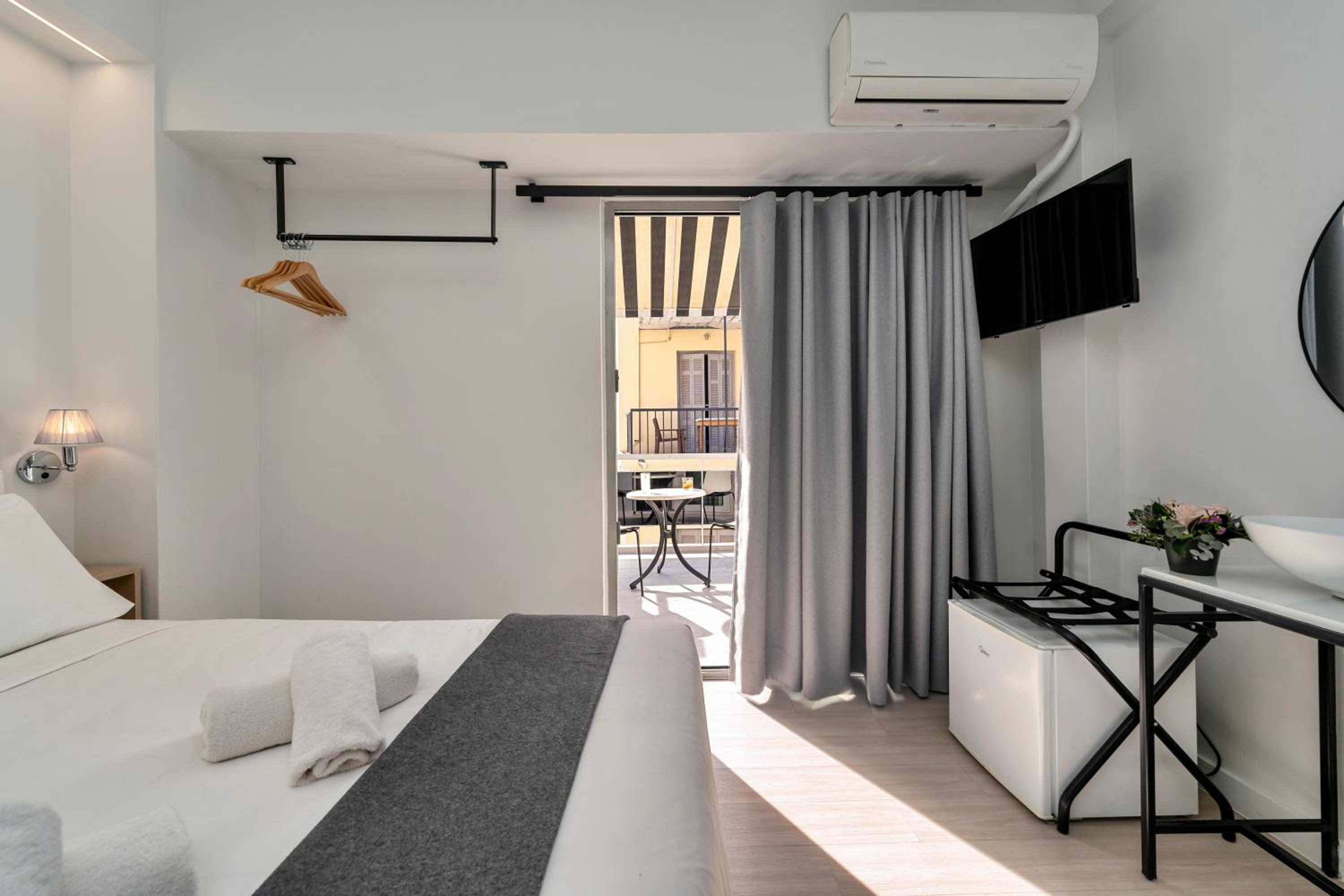 Double or Twin Room photo 3