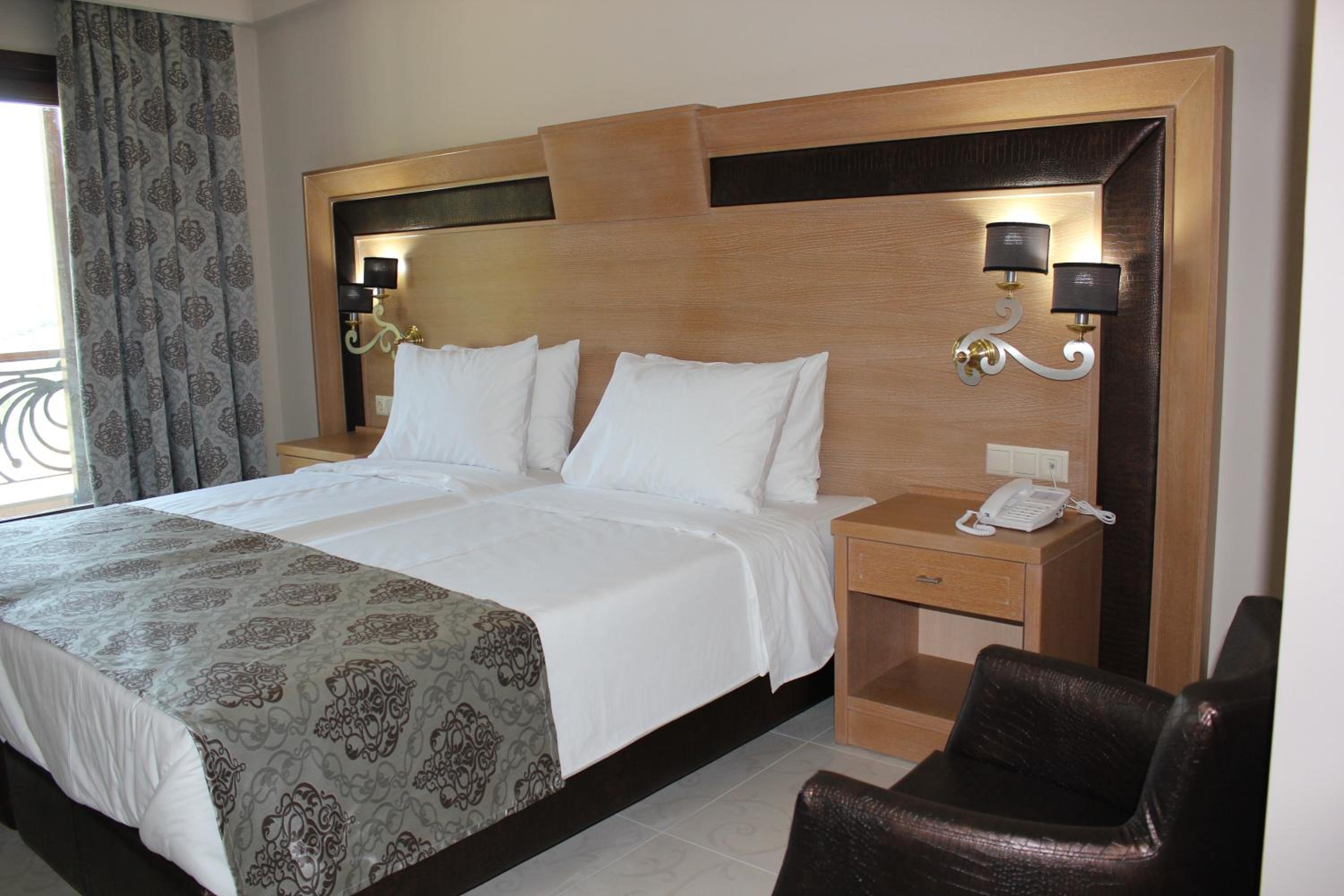 Twin Room with Meteora View