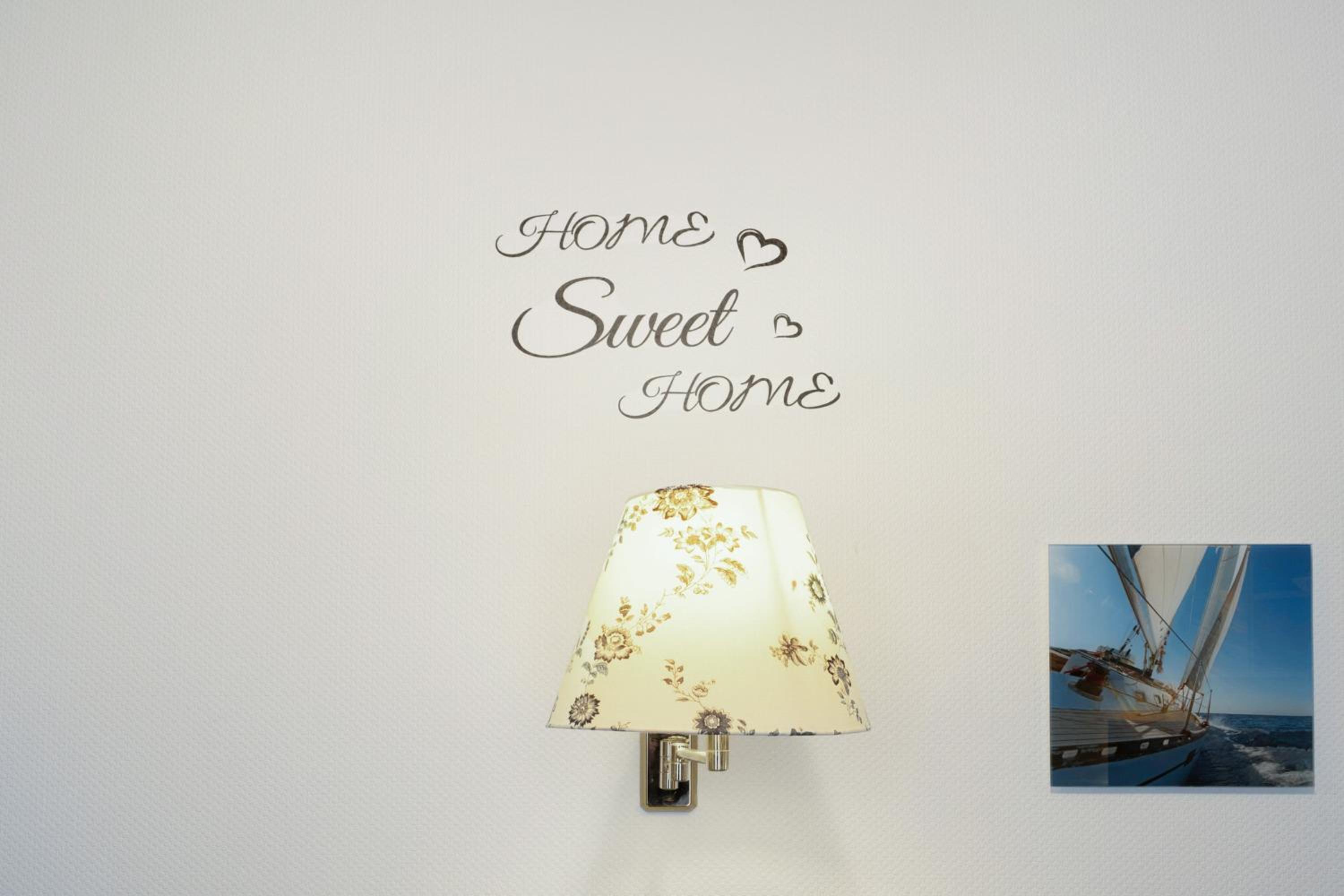 Apartment with Shower photo 3
