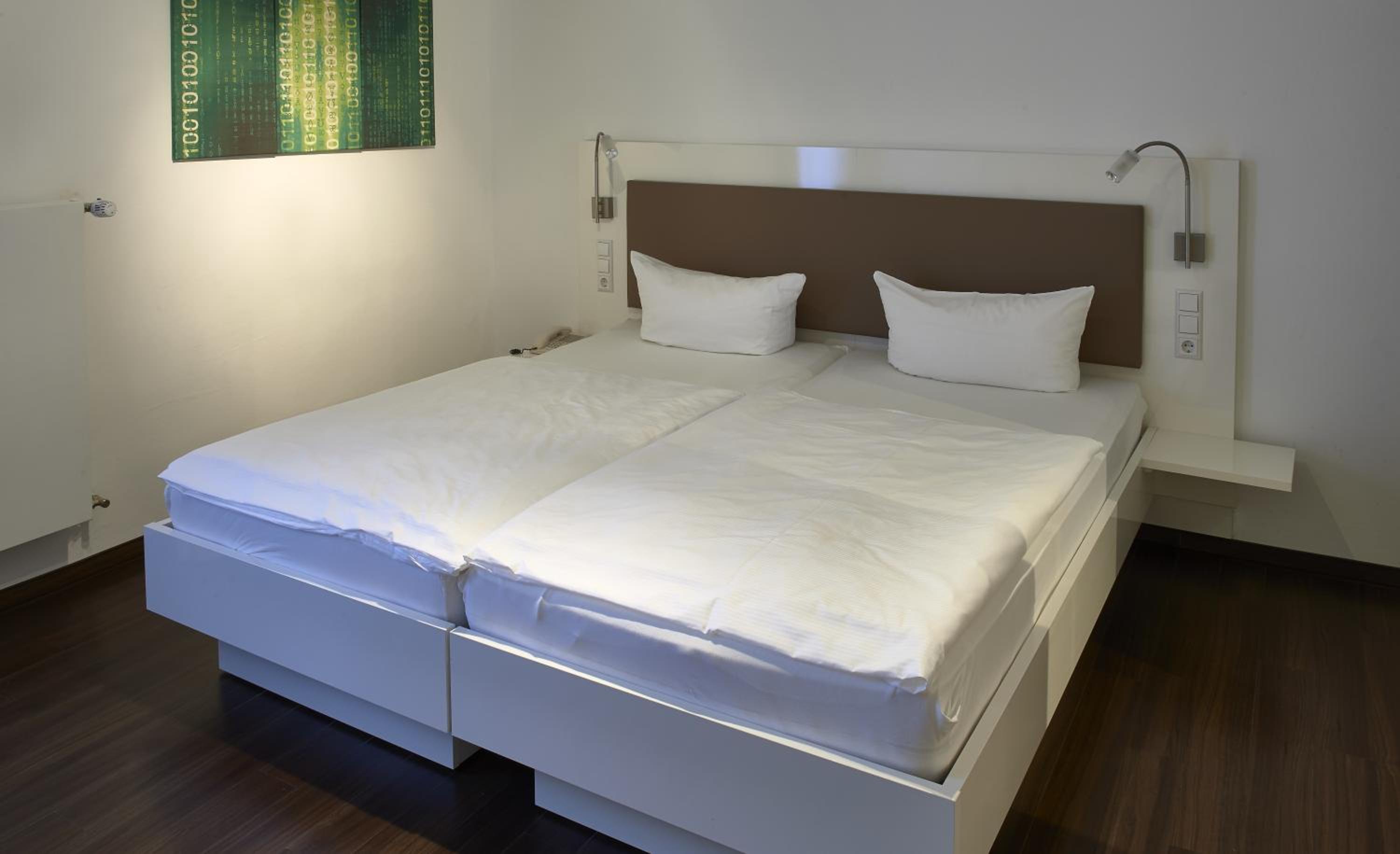 Double Room - Photo 7