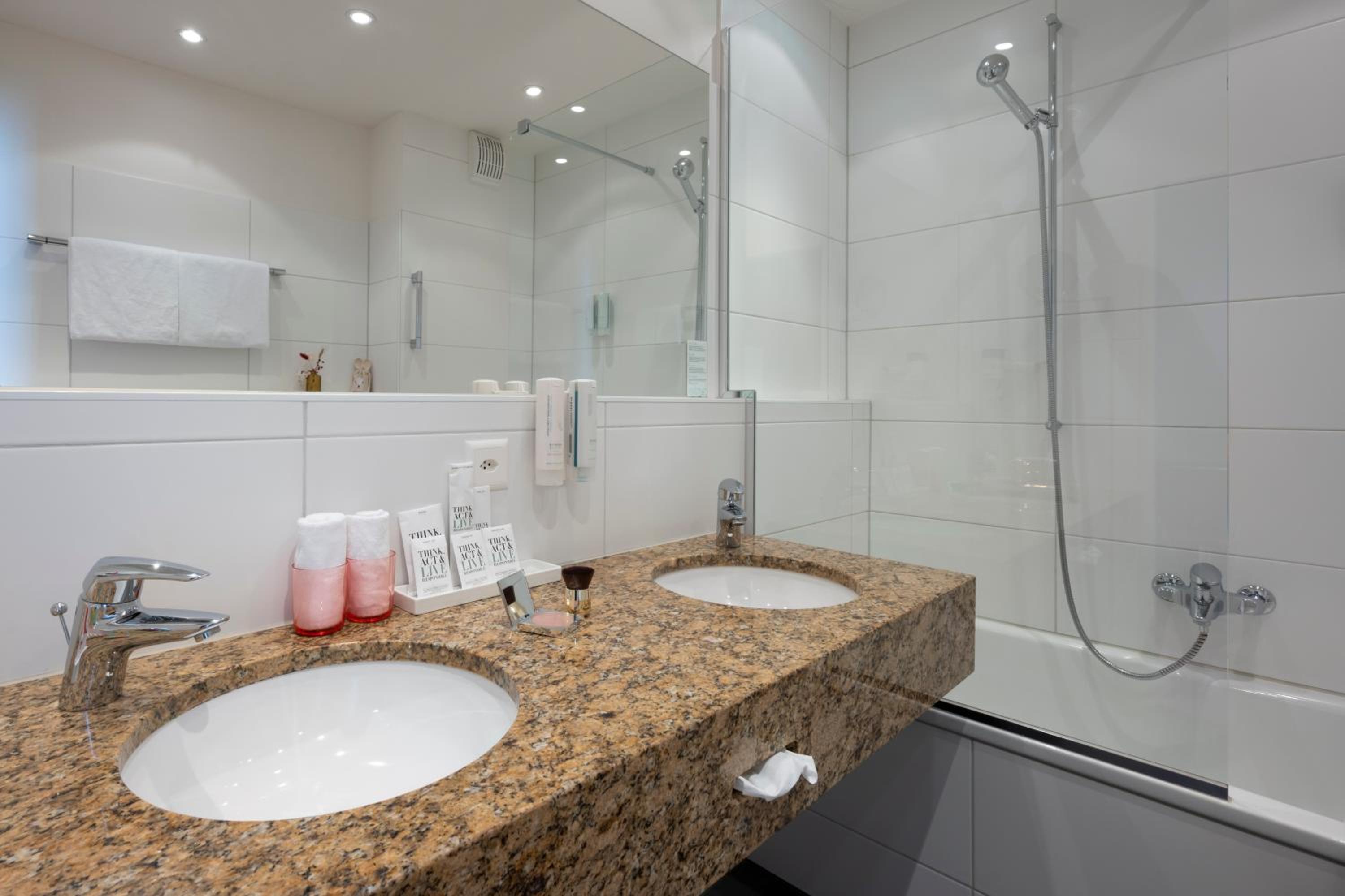 Double Room - Photo 14