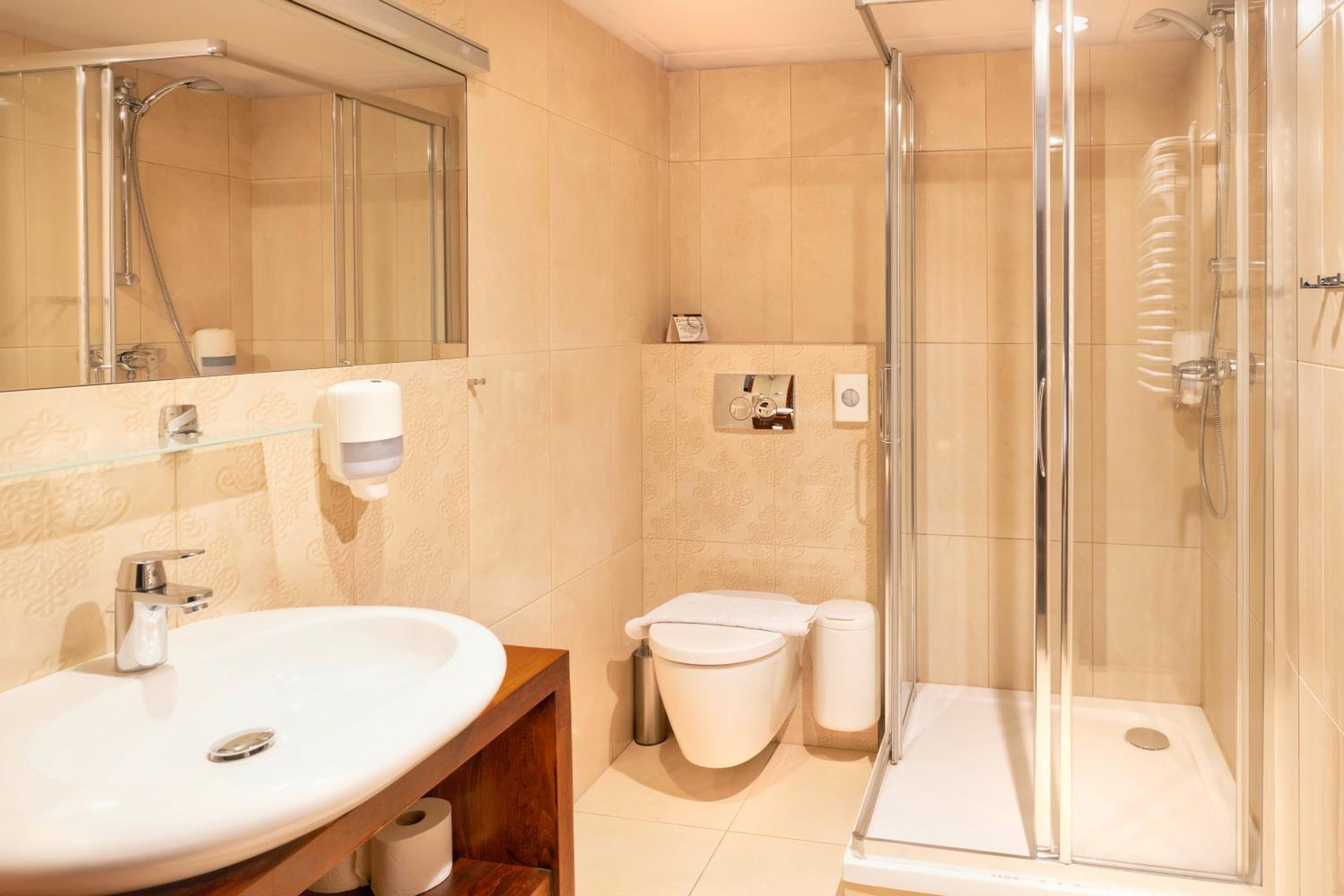Twin Room - Photo 7