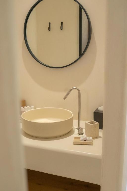 Junior Suite with Sea View - Photo 3