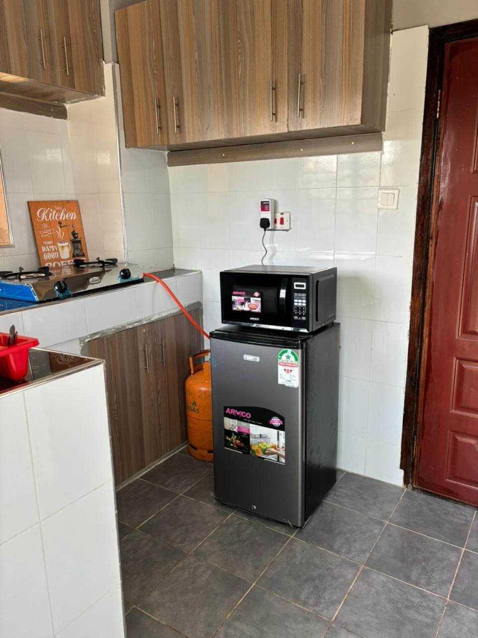 Three-Bedroom House photo 2