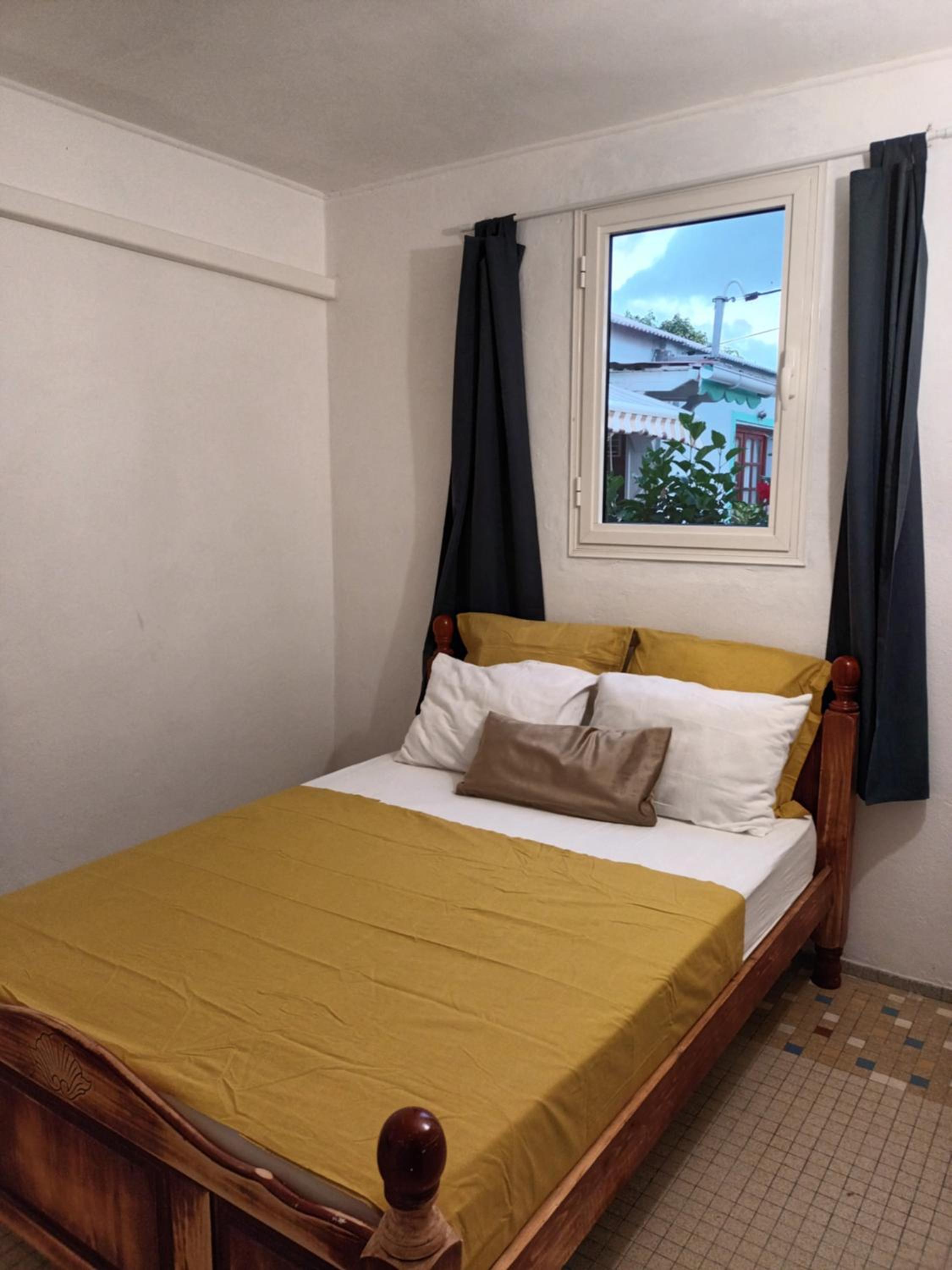 One-Bedroom House photo 1