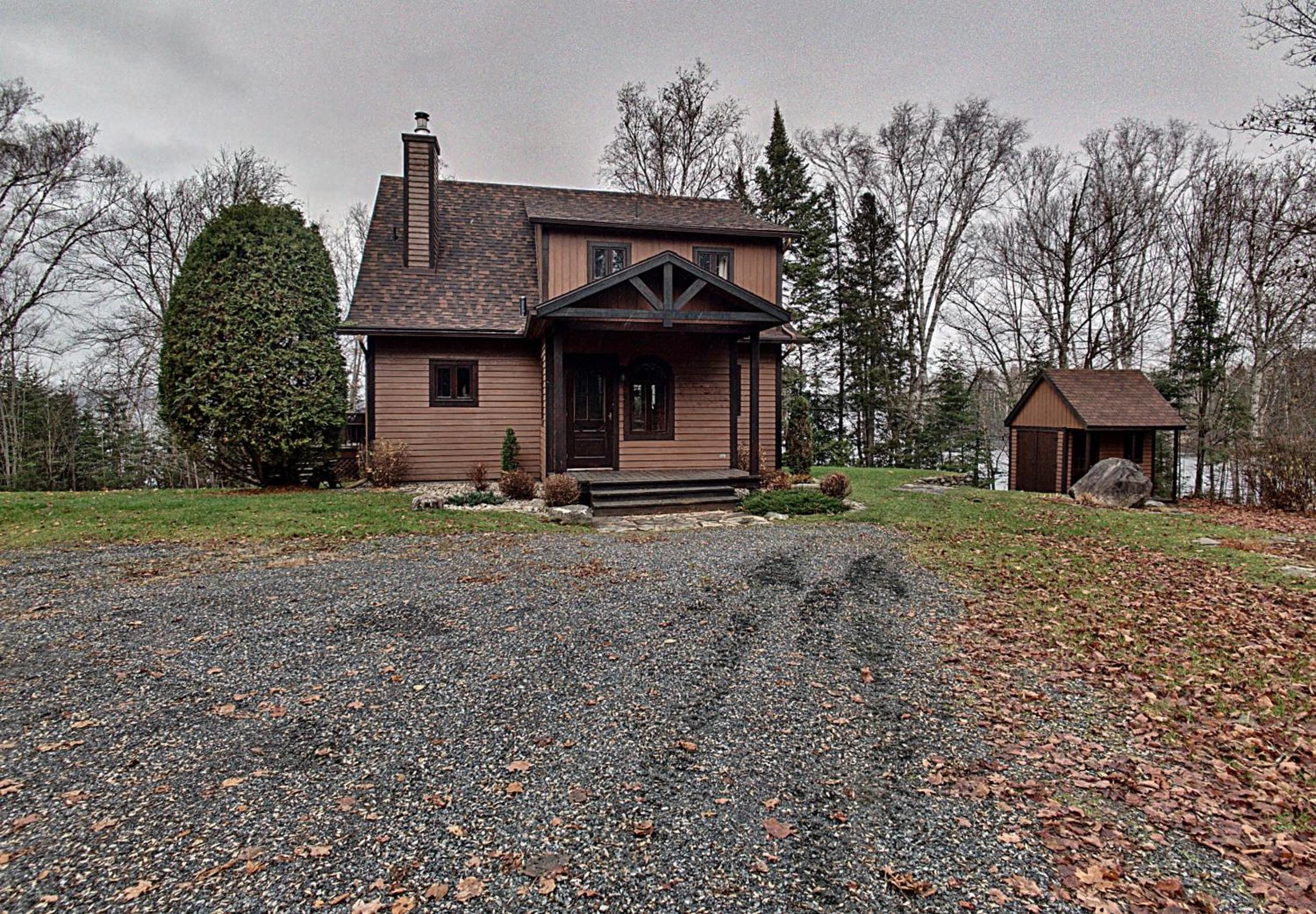 Three-Bedroom Chalet photo 3