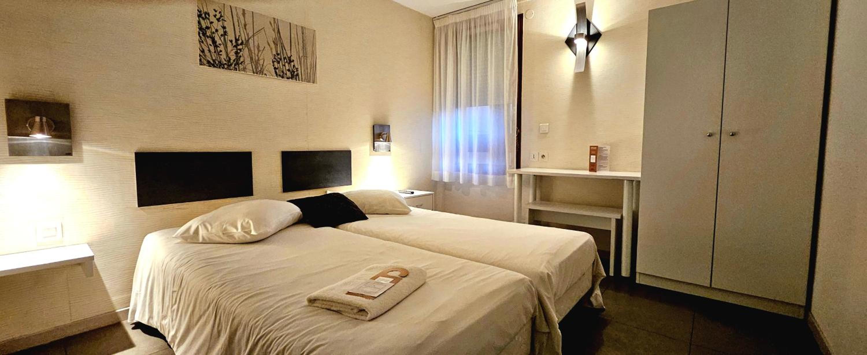Double or Twin Room photo 3